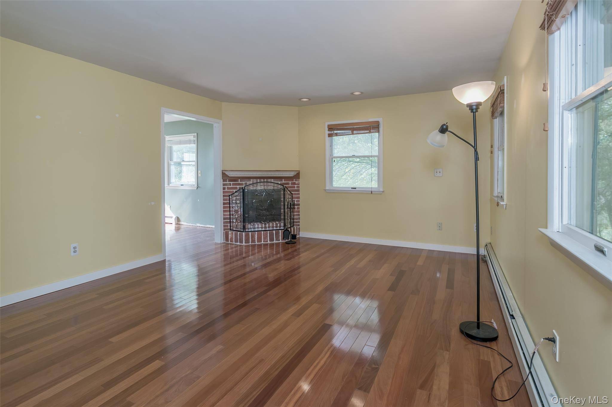 4 Bedroom Home for Sale in Warwick - New York - USA - 7