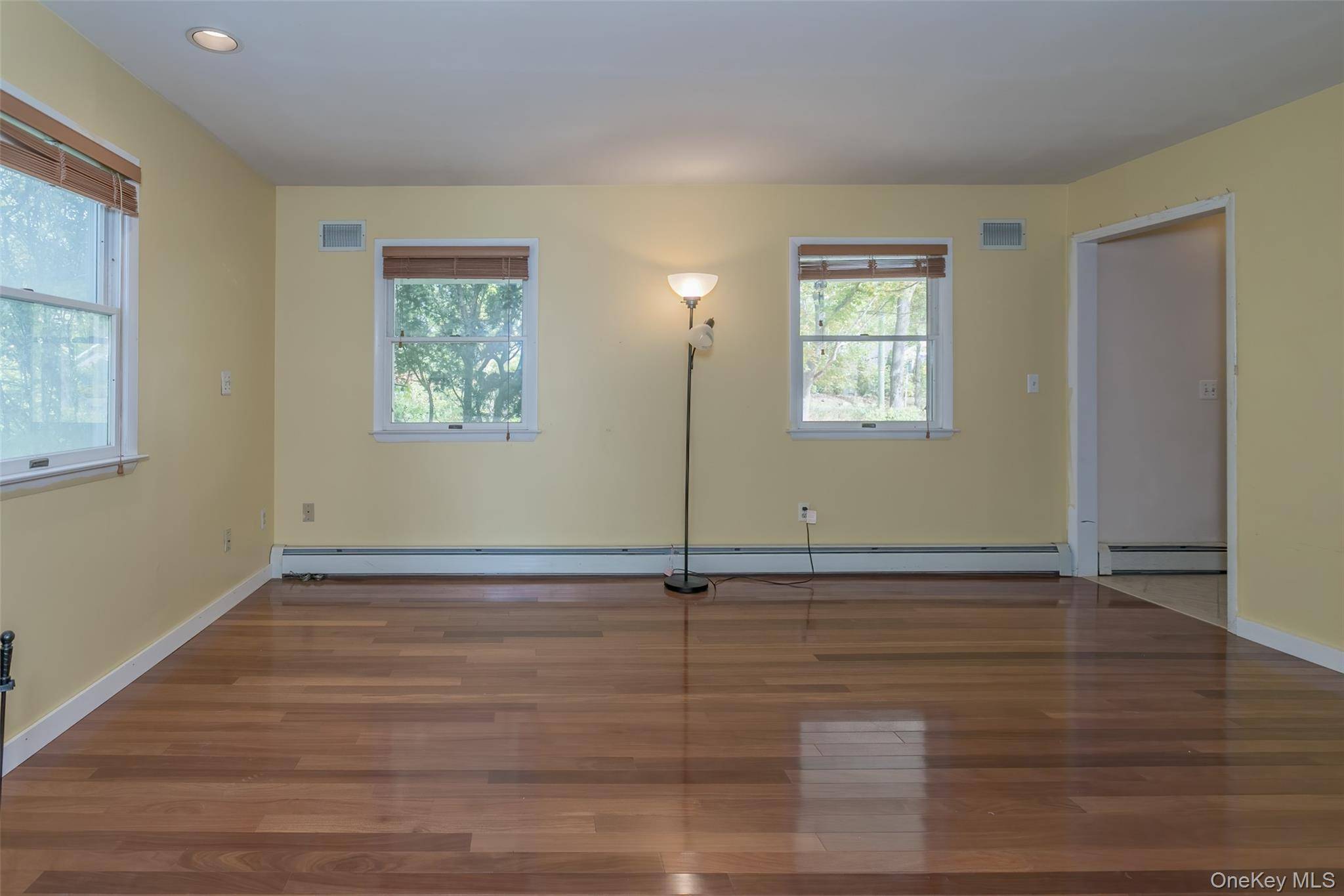 4 Bedroom Home for Sale in Warwick - New York - USA - 8