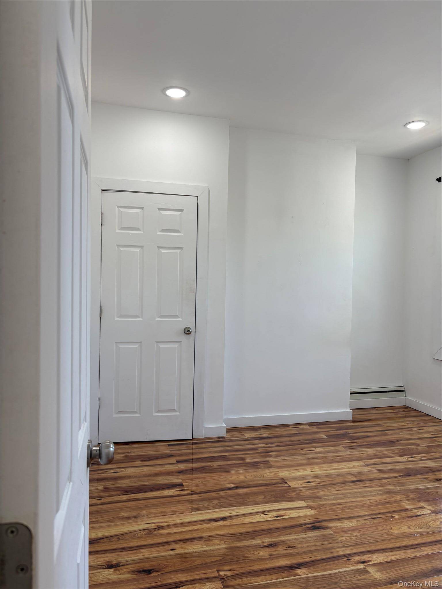 5 Bedroom Home for Sale in New Hyde Park - New York - USA - 5