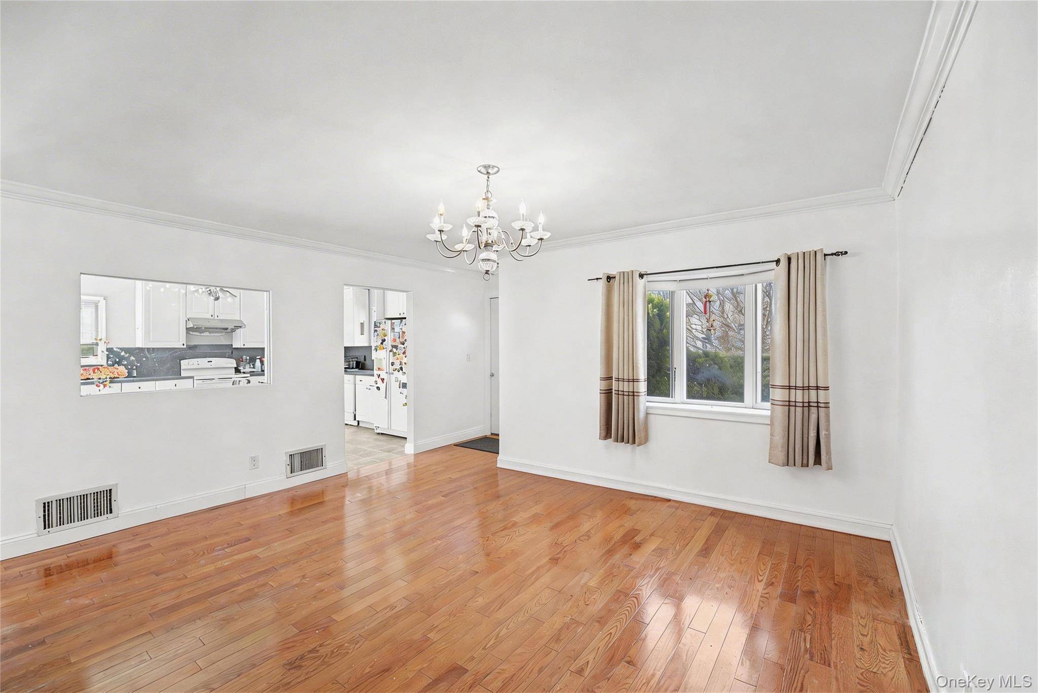 Casa com 5 Quartos à Venda em New Hyde Park - Nova Iorque - EUA - 5