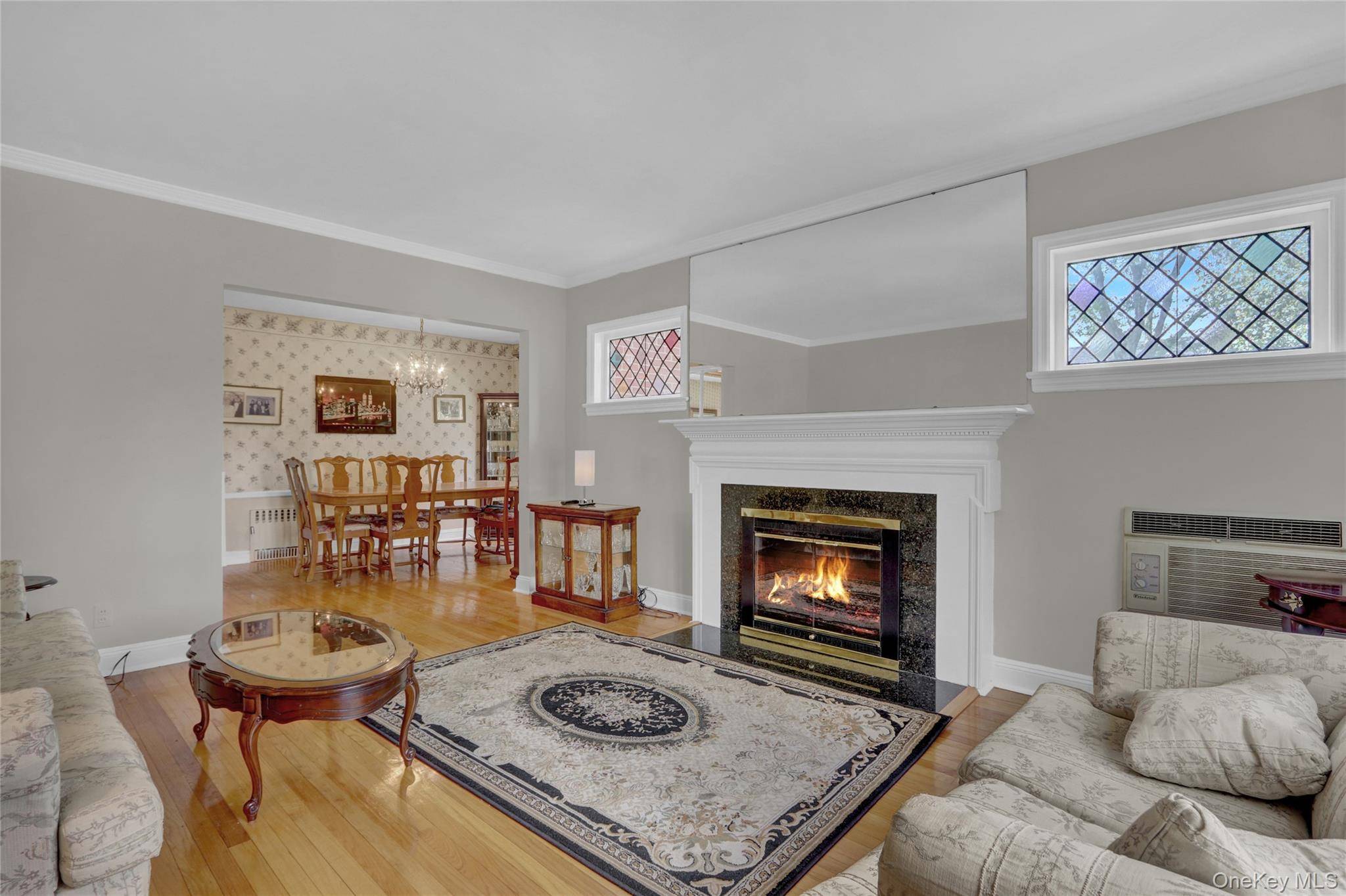 5 Bedroom Home for Sale in New Hyde Park - New York - USA - 6