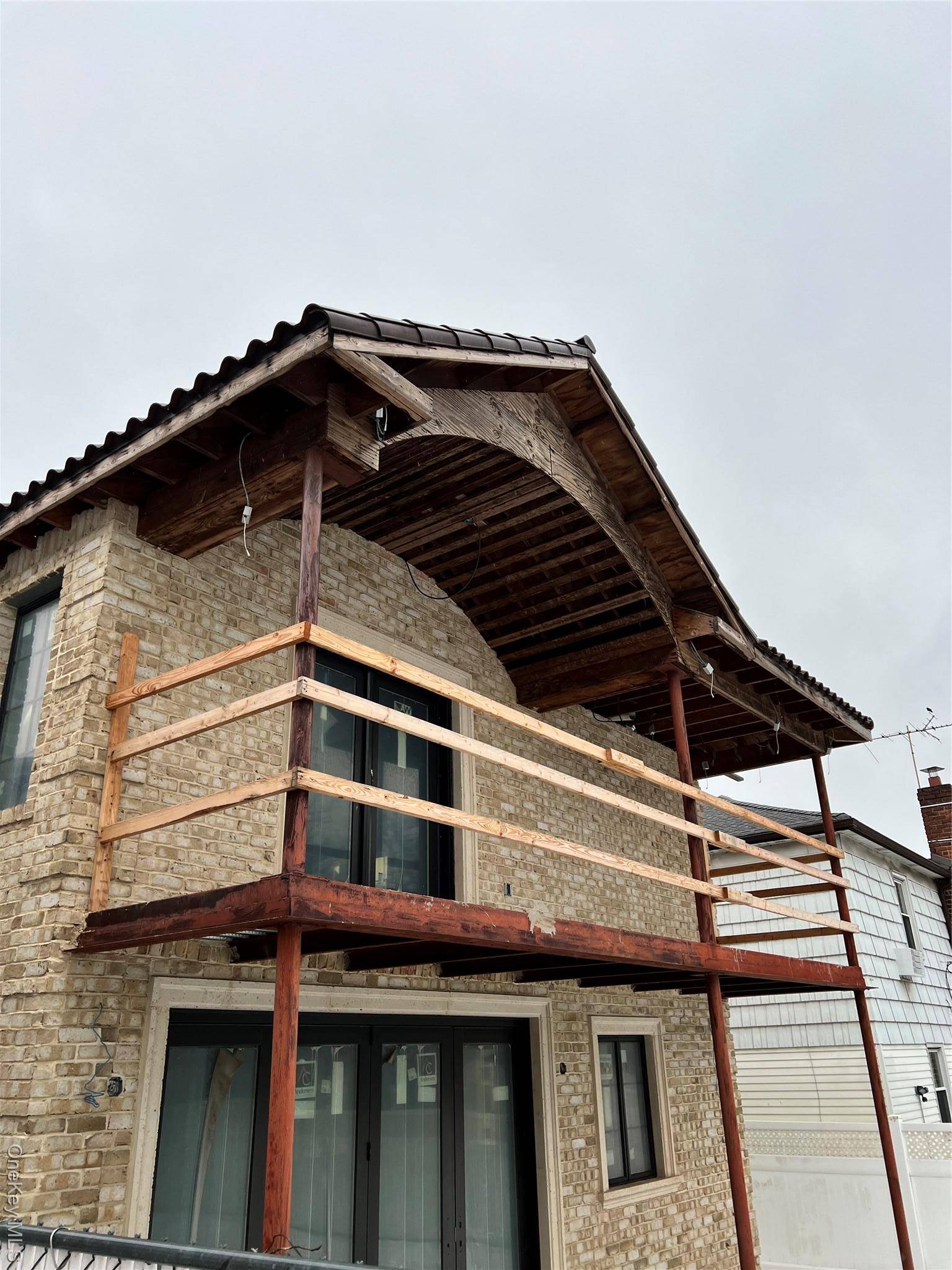 Casa com 5 Quartos à Venda em New Hyde Park - Nova Iorque - EUA - 4