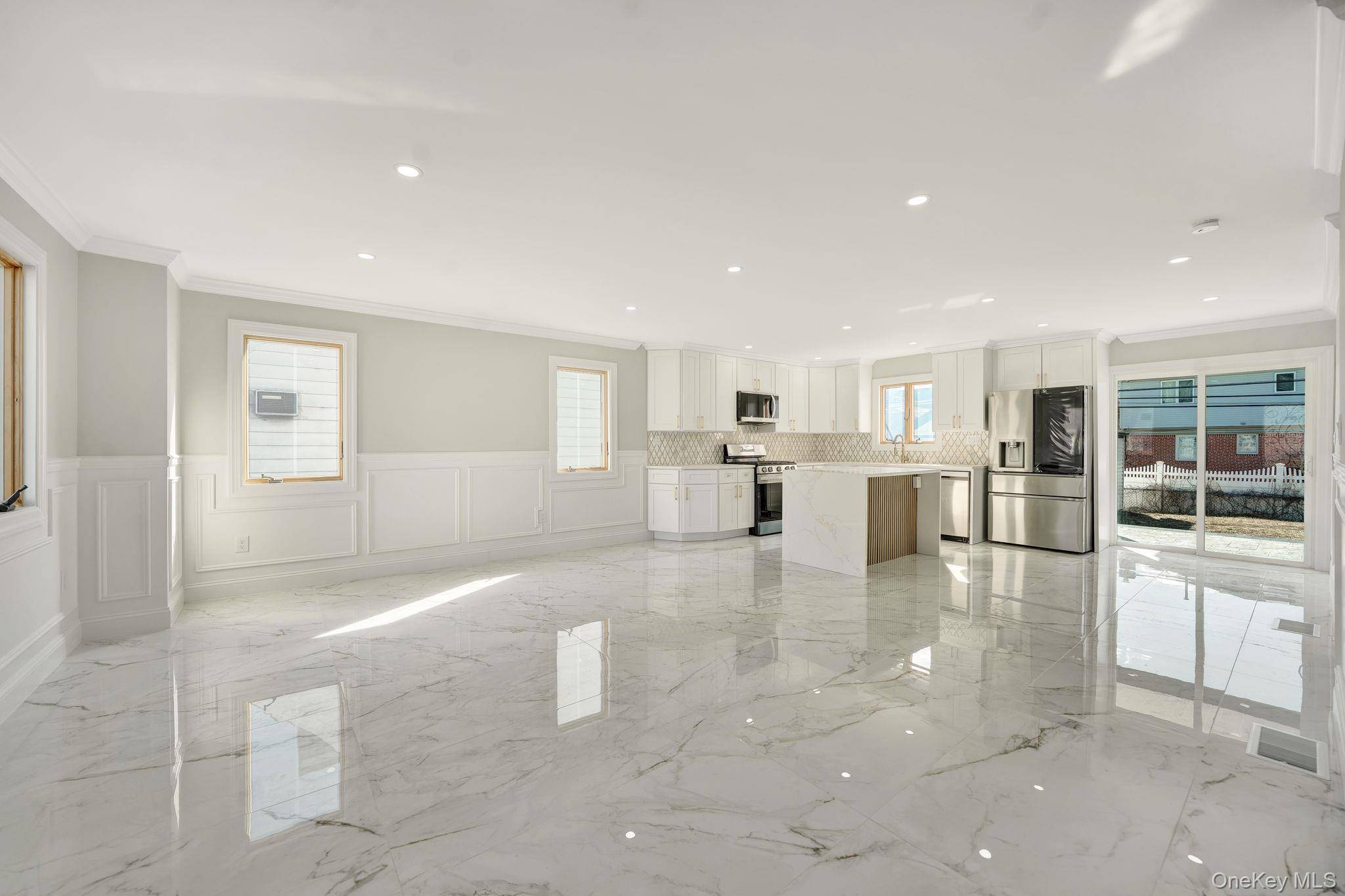 Casa con 5 Dormitorios en Venta en New Hyde Park - Nueva York - EE. UU. - 7