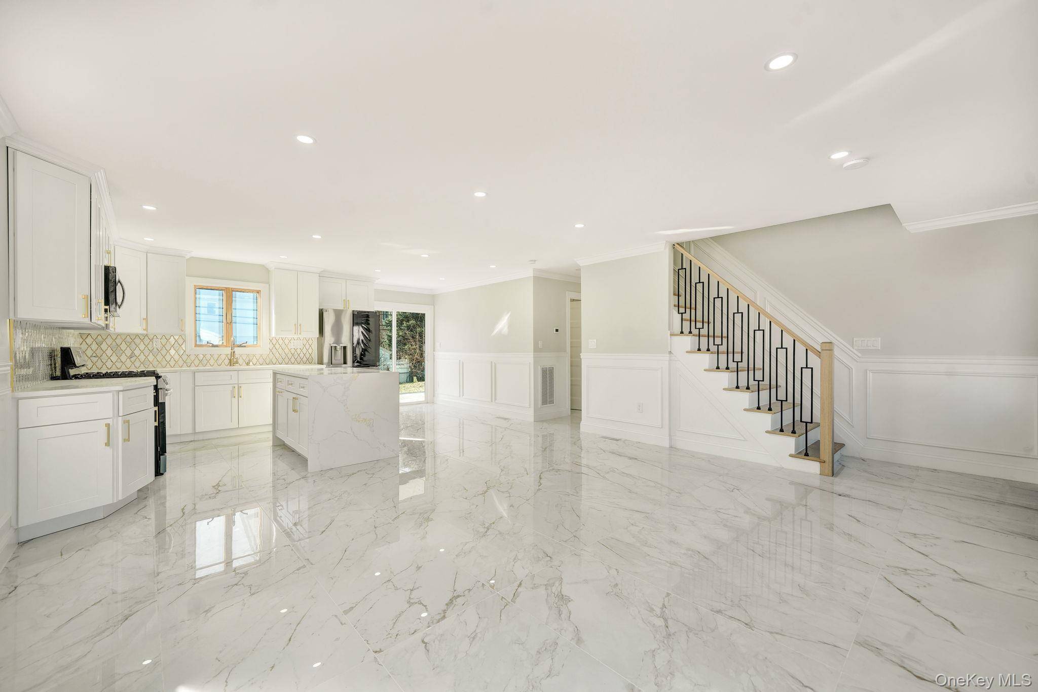 Casa con 5 Dormitorios en Venta en New Hyde Park - Nueva York - EE. UU. - 8