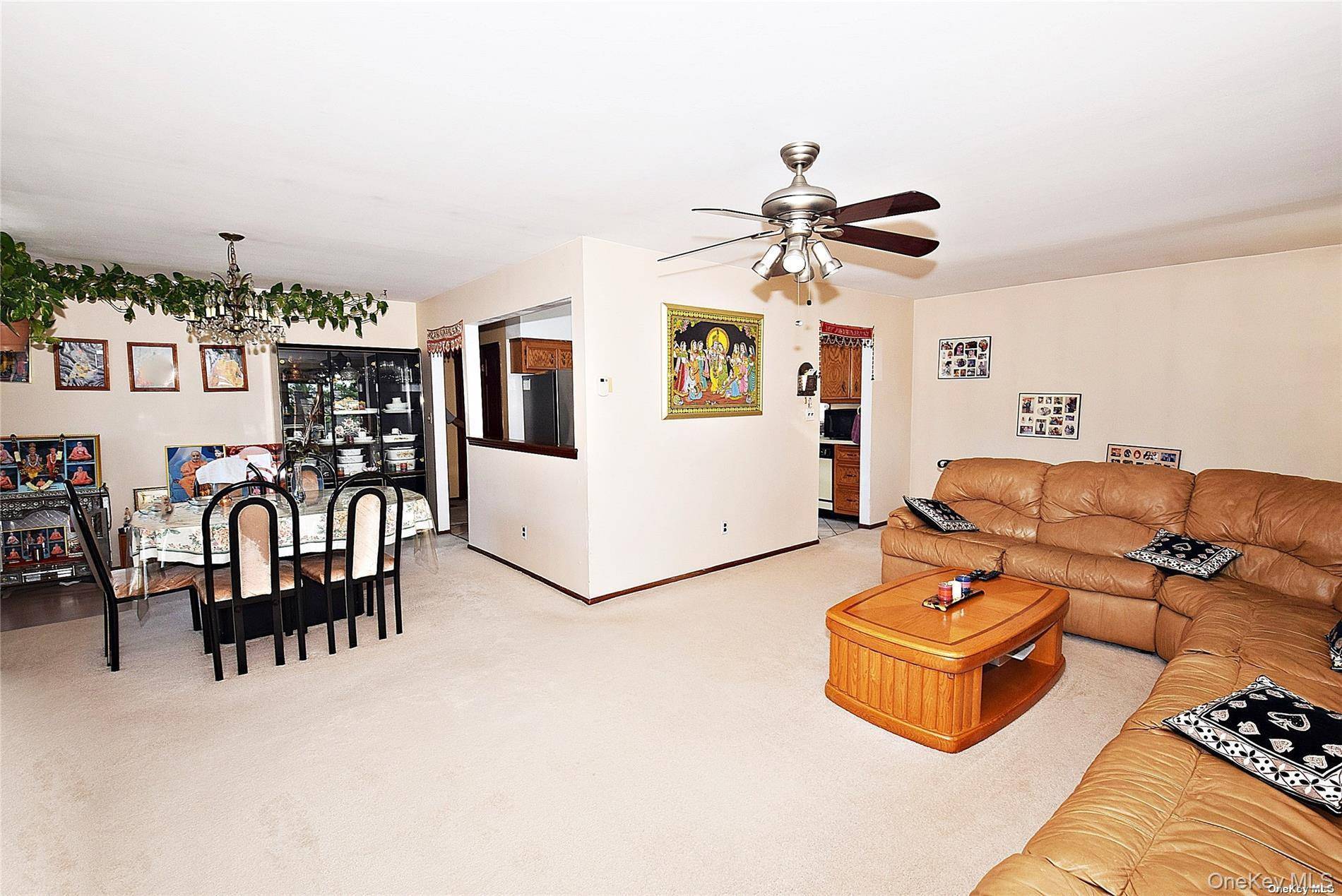 5 Bedroom Home for Sale in New Hyde Park - New York - USA - 7