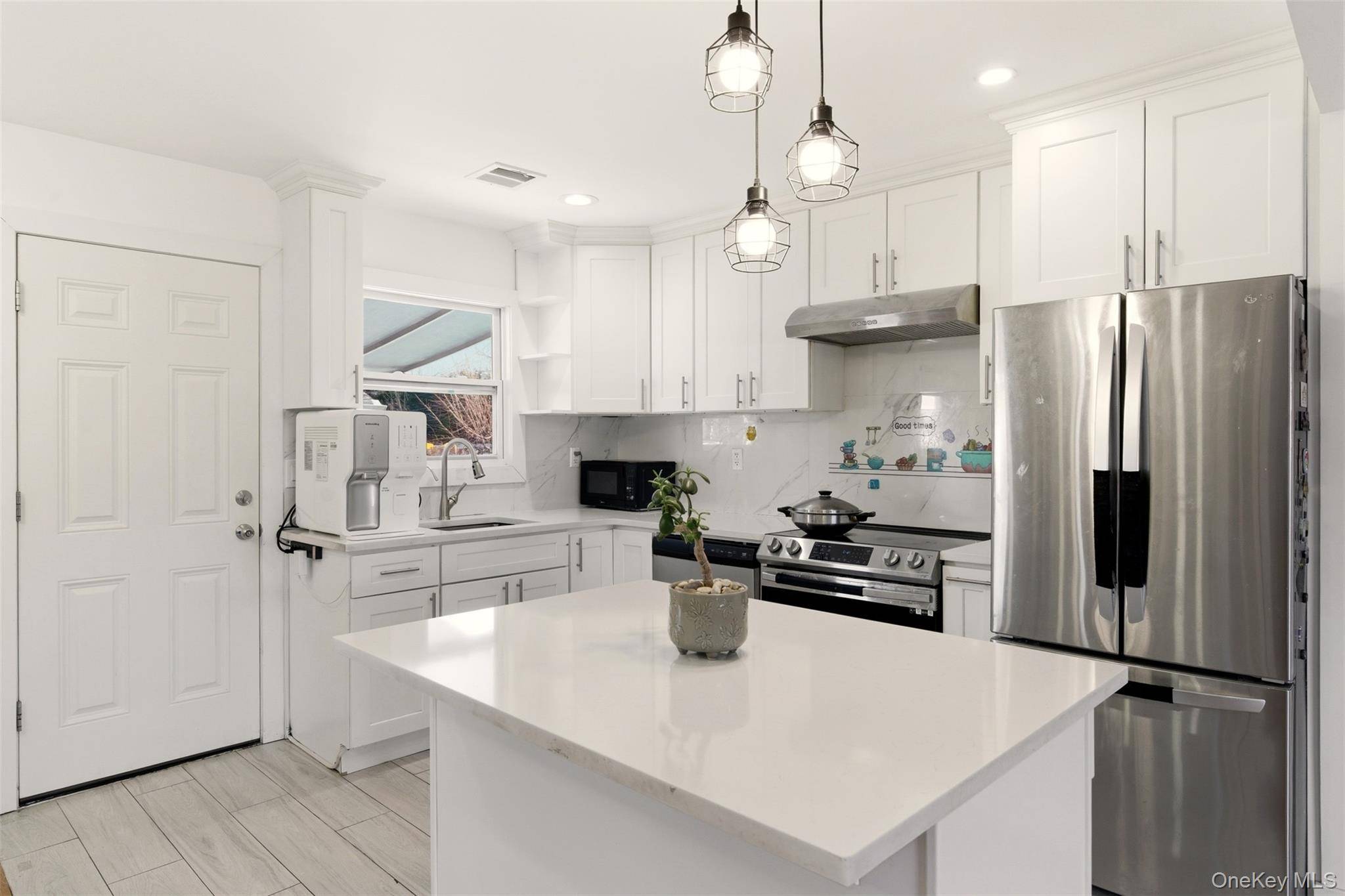 Hogar con 5 Dormitorios en Venta en Plainview - Nueva York - EE. UU. - 6