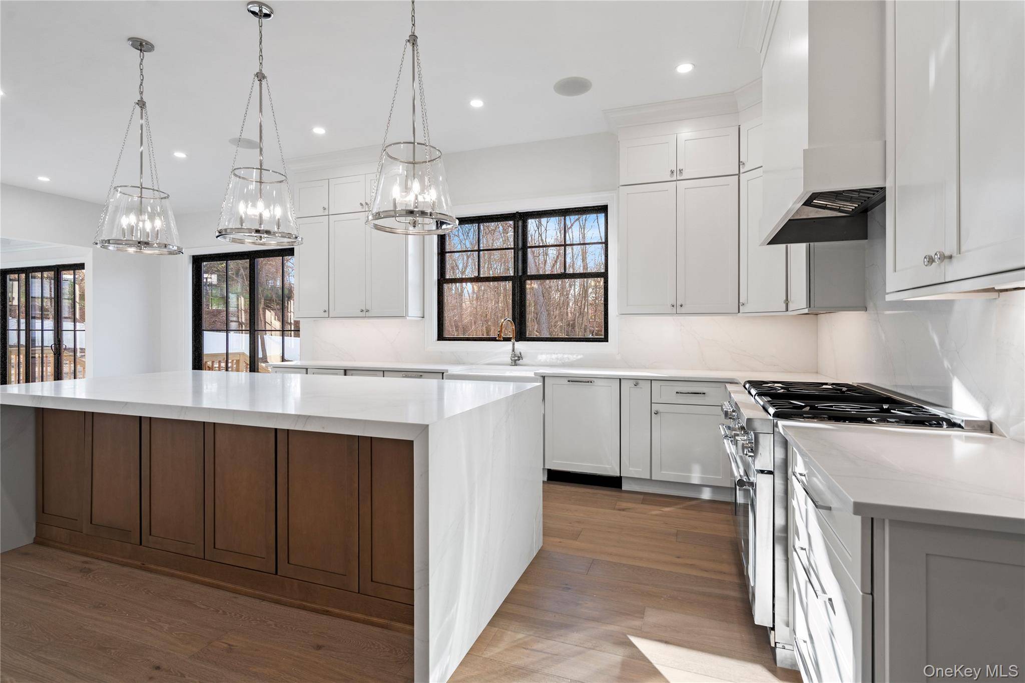 Hogar con 5 Dormitorios en Venta en Plainview - Nueva York - EE. UU. - 7