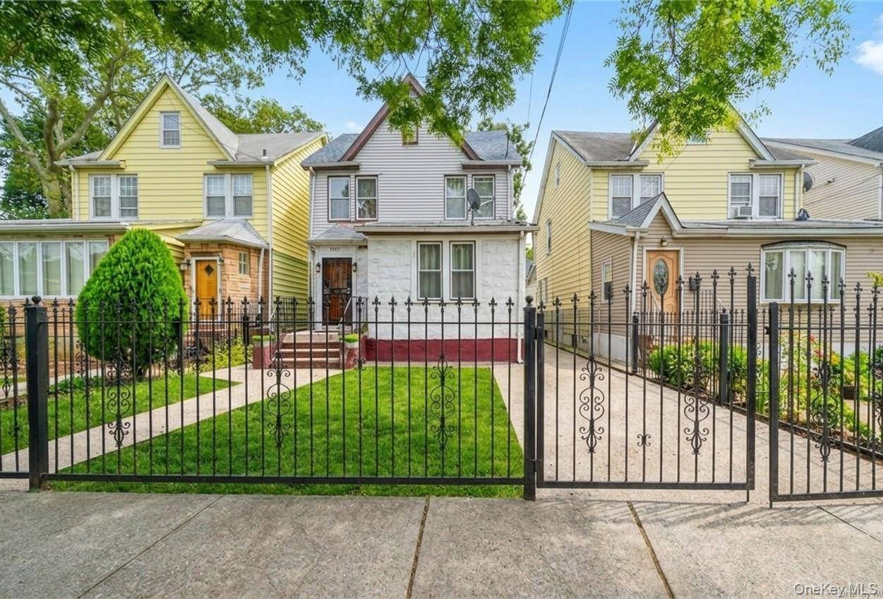 Casa com 5 Quartos à Venda em Queens Village - Nova Iorque - EUA - 1