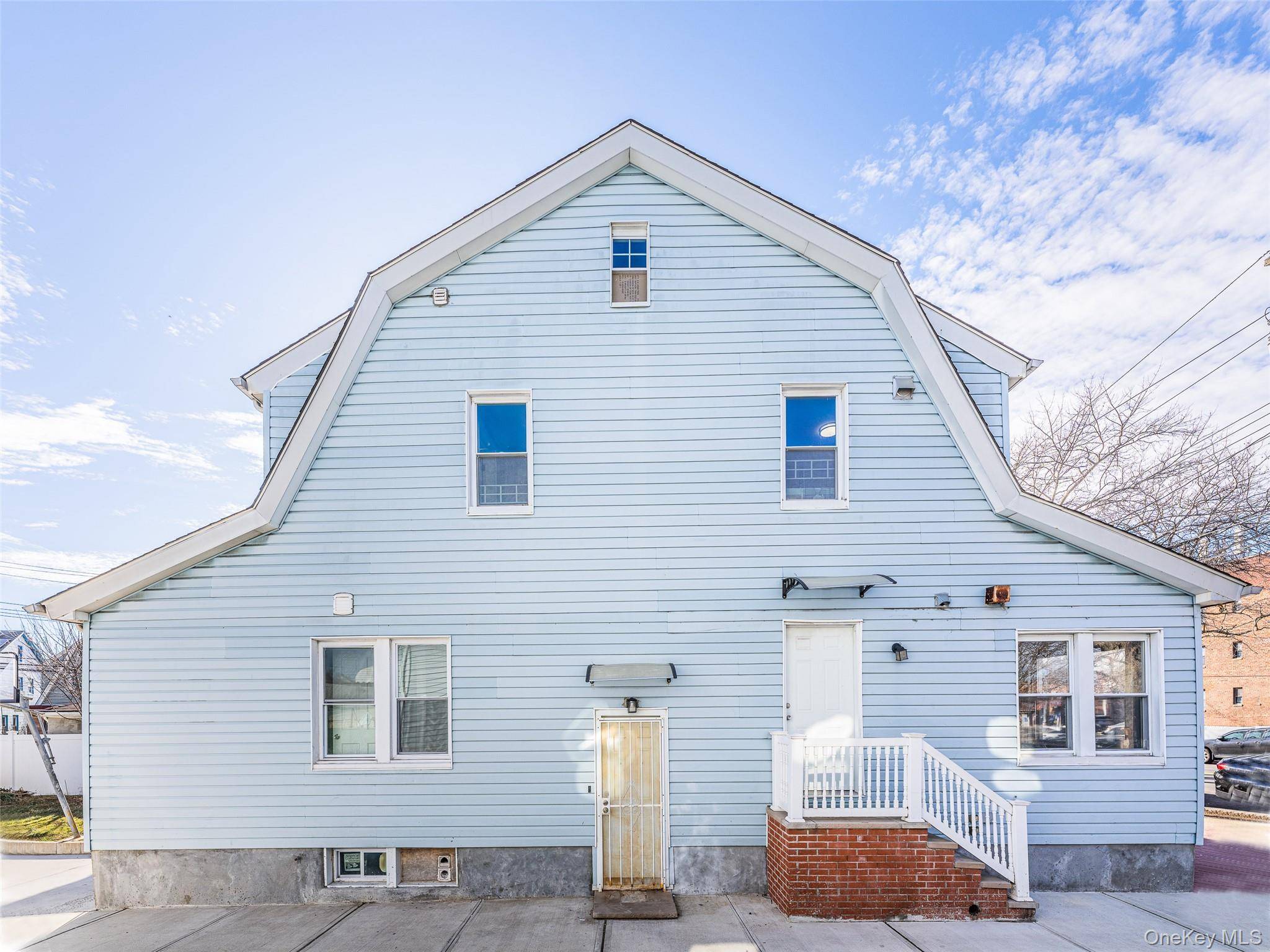 5 Bedroom Home for Sale in Queens Village - New York - USA - 4