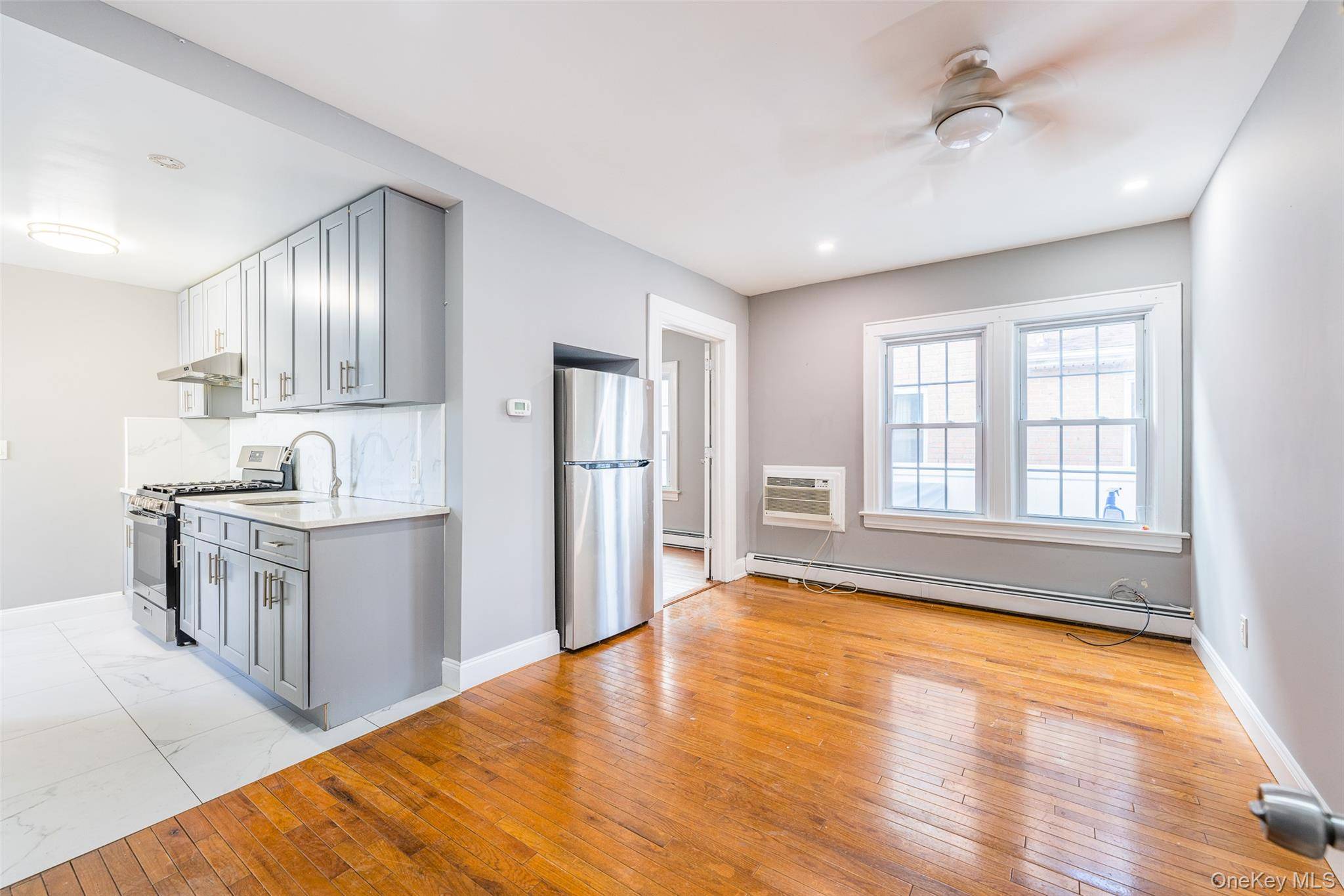 5 Bedroom Home for Sale in Queens Village - New York - USA - 6