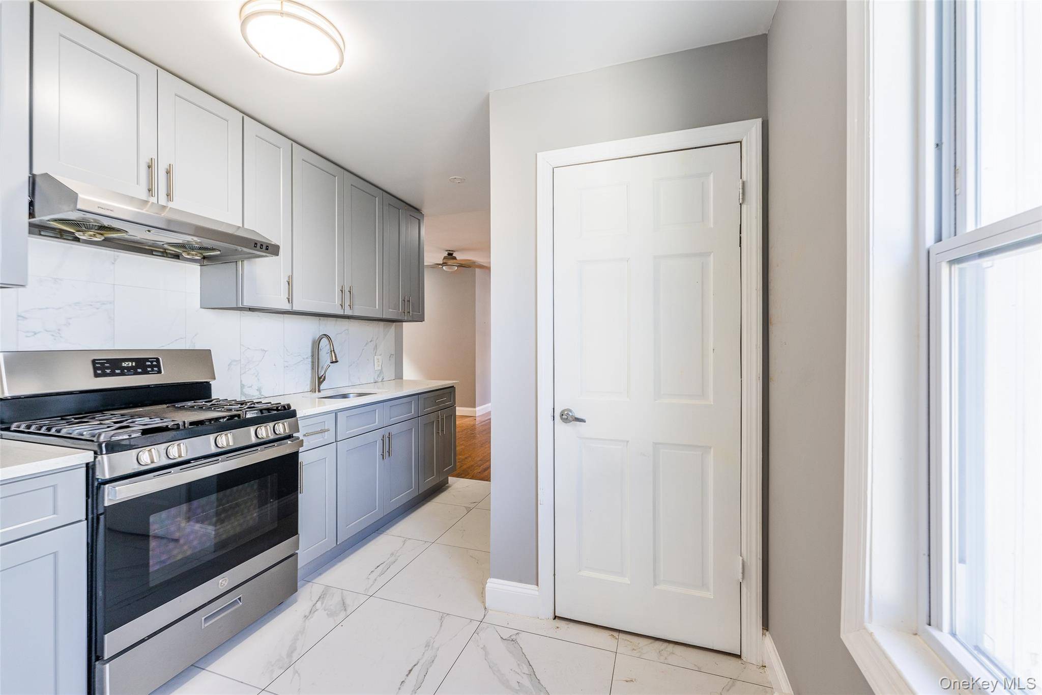 5 Bedroom Home for Sale in Queens Village - New York - USA - 7