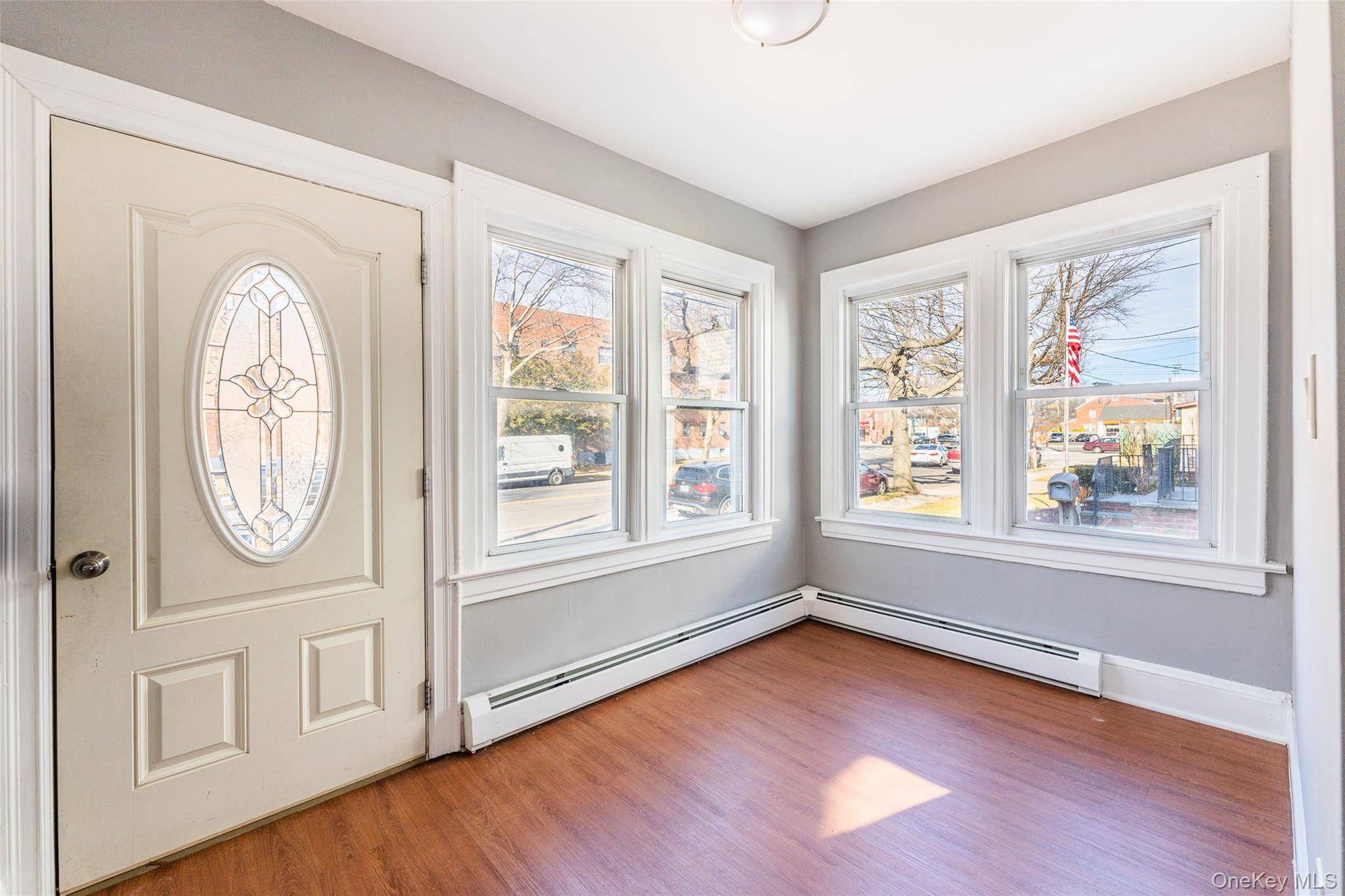 5 Bedroom Home for Sale in Queens Village - New York - USA - 8