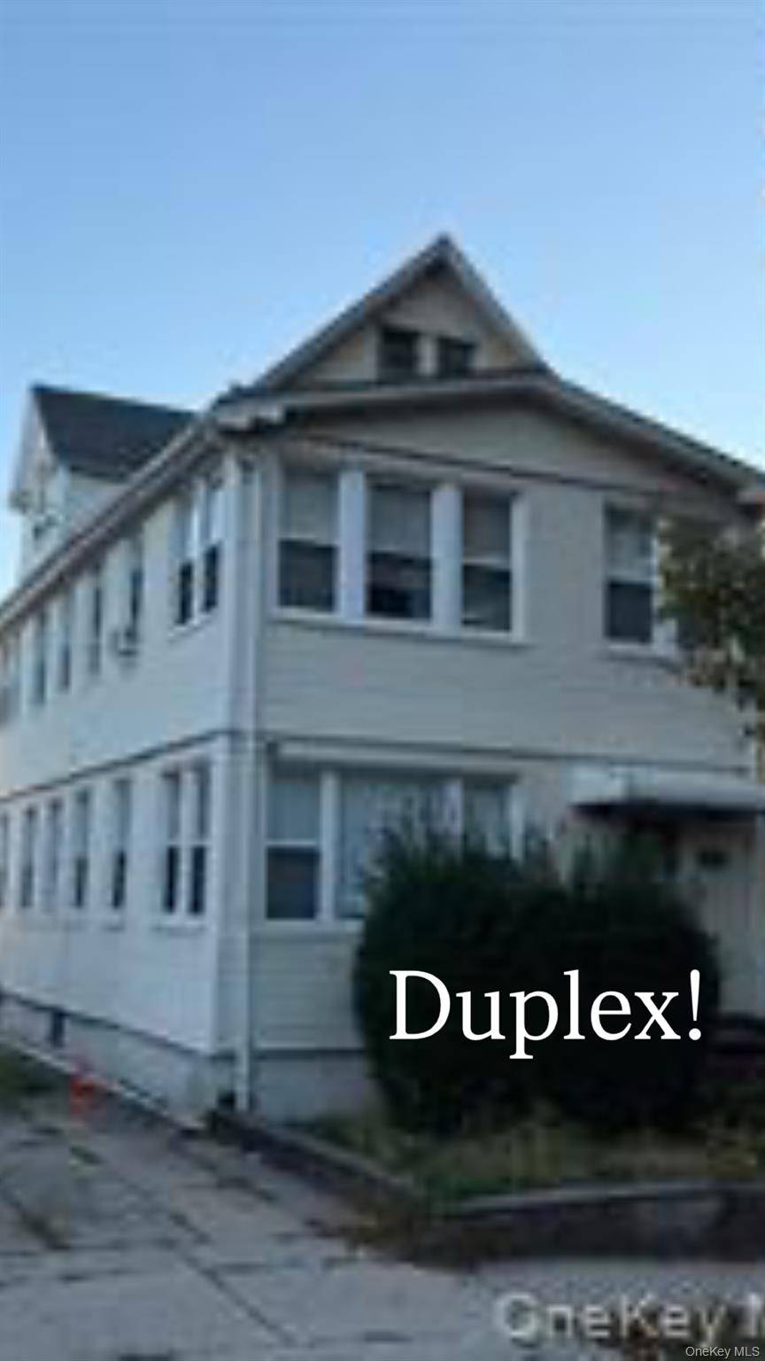 5 Bedroom Home for Sale in Queens Village - New York - USA - 1