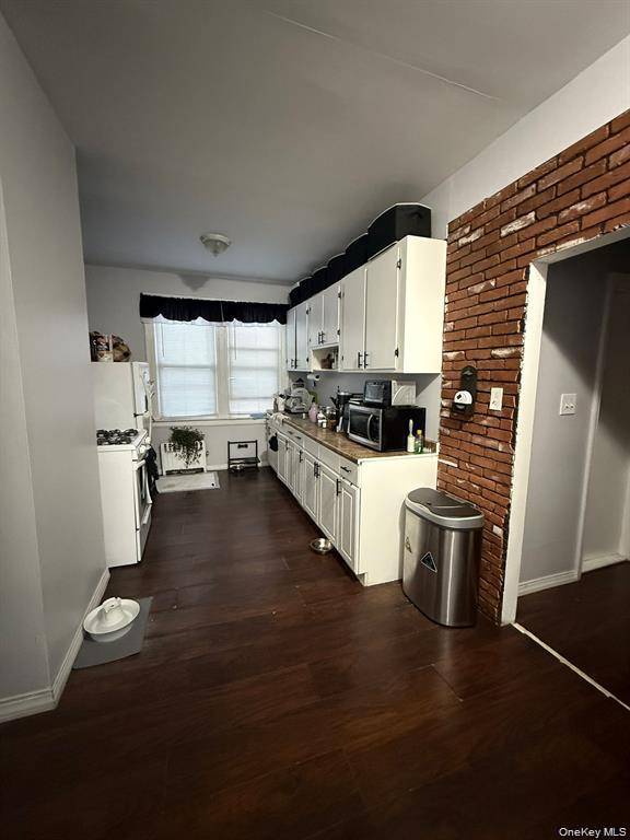 5 Bedroom Home for Sale in Queens Village - New York - USA - 7