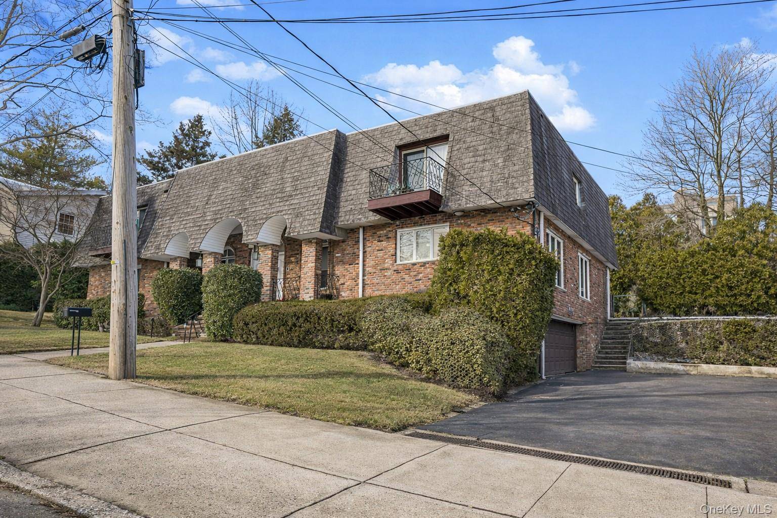 Casa com 5 Quartos à Venda em Staten Island - Nova Iorque - EUA - 2