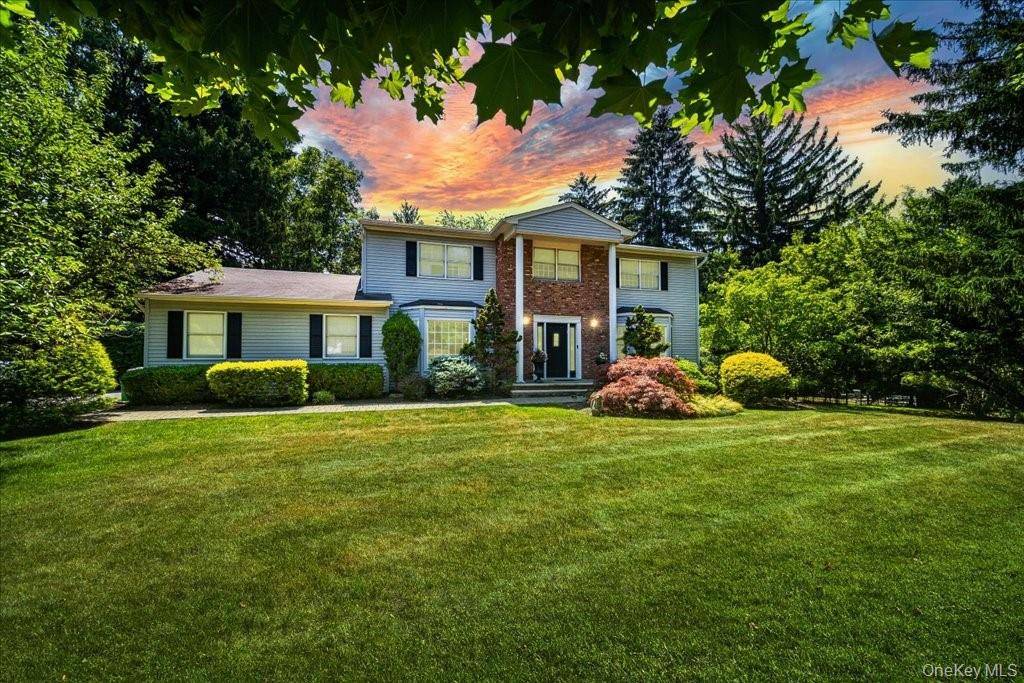 Casa com 5 Quartos à Venda em Suffern - Nova Iorque - EUA - 1