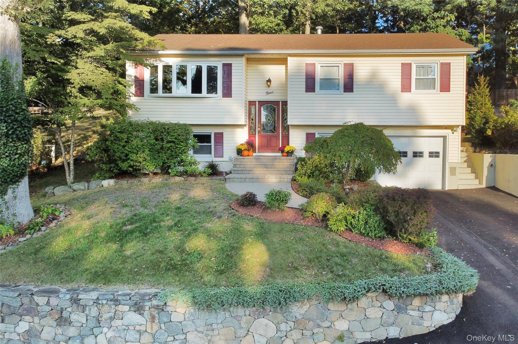 Casa com 5 Quartos à Venda em Suffern - Nova Iorque - EUA - 2