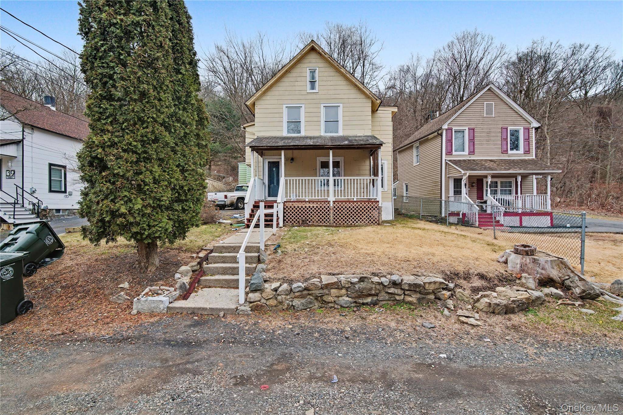 Casa com 5 Quartos à Venda em Suffern - Nova Iorque - EUA - 1