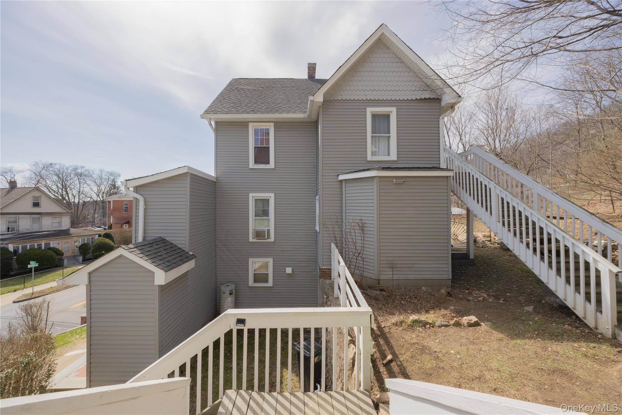 Casa com 5 Quartos à Venda em Suffern - Nova Iorque - EUA - 2