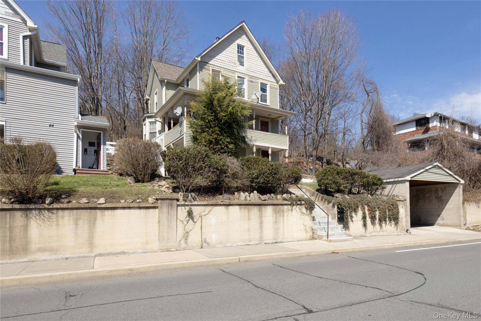 Casa com 5 Quartos à Venda em Suffern - Nova Iorque - EUA - 2