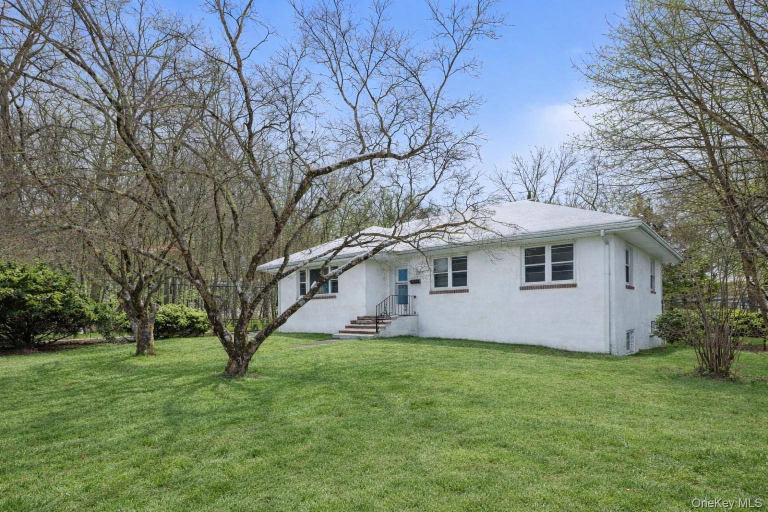 Casa com 5 Quartos à Venda em Suffern - Nova Iorque - EUA - 1