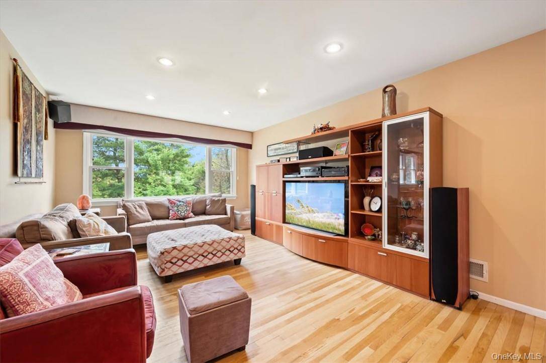 Casa com 5 Quartos à Venda em Suffern - Nova Iorque - EUA - 7