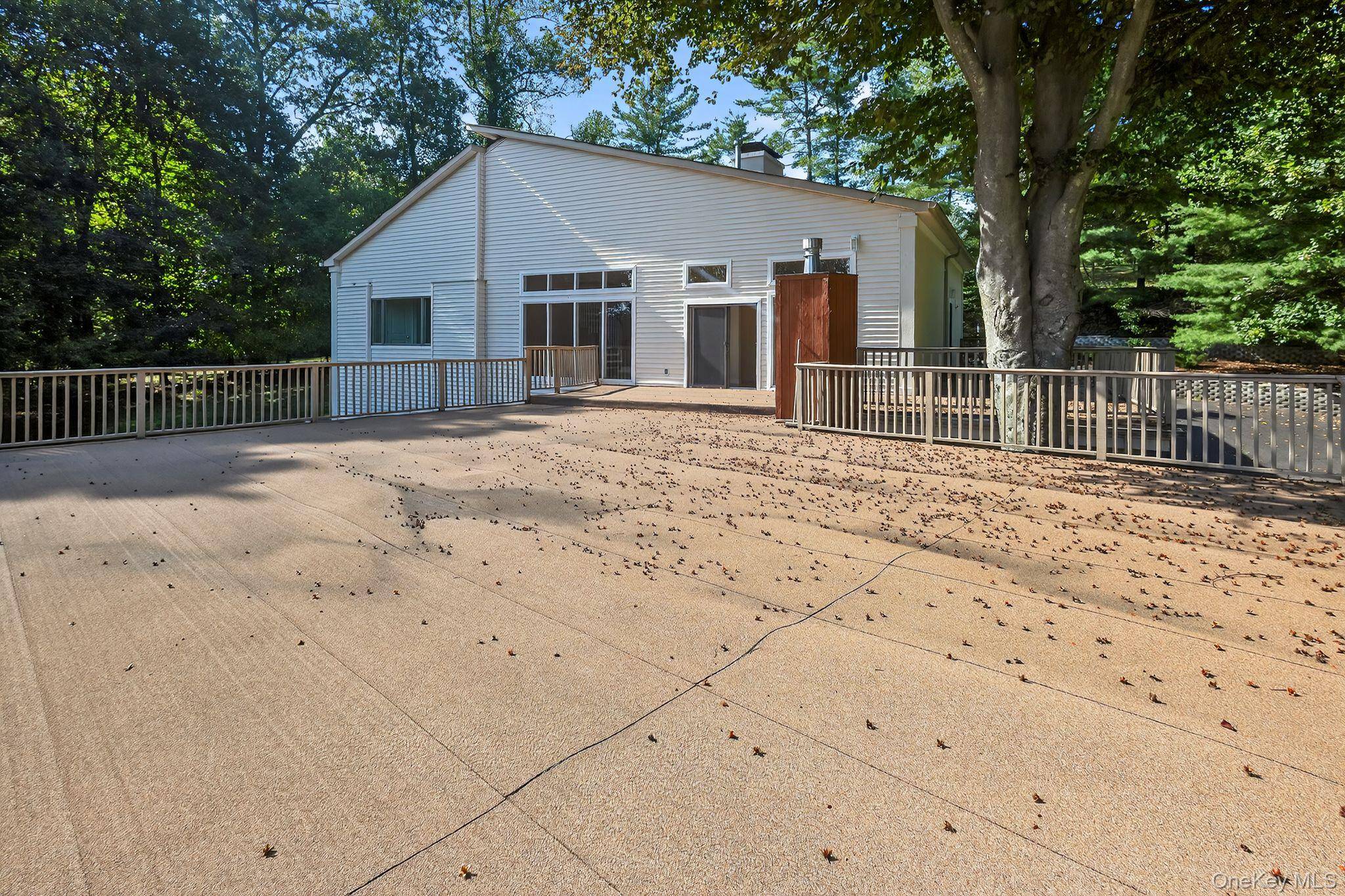 Casa com 5 Quartos à Venda em Suffern - Nova Iorque - EUA - 2