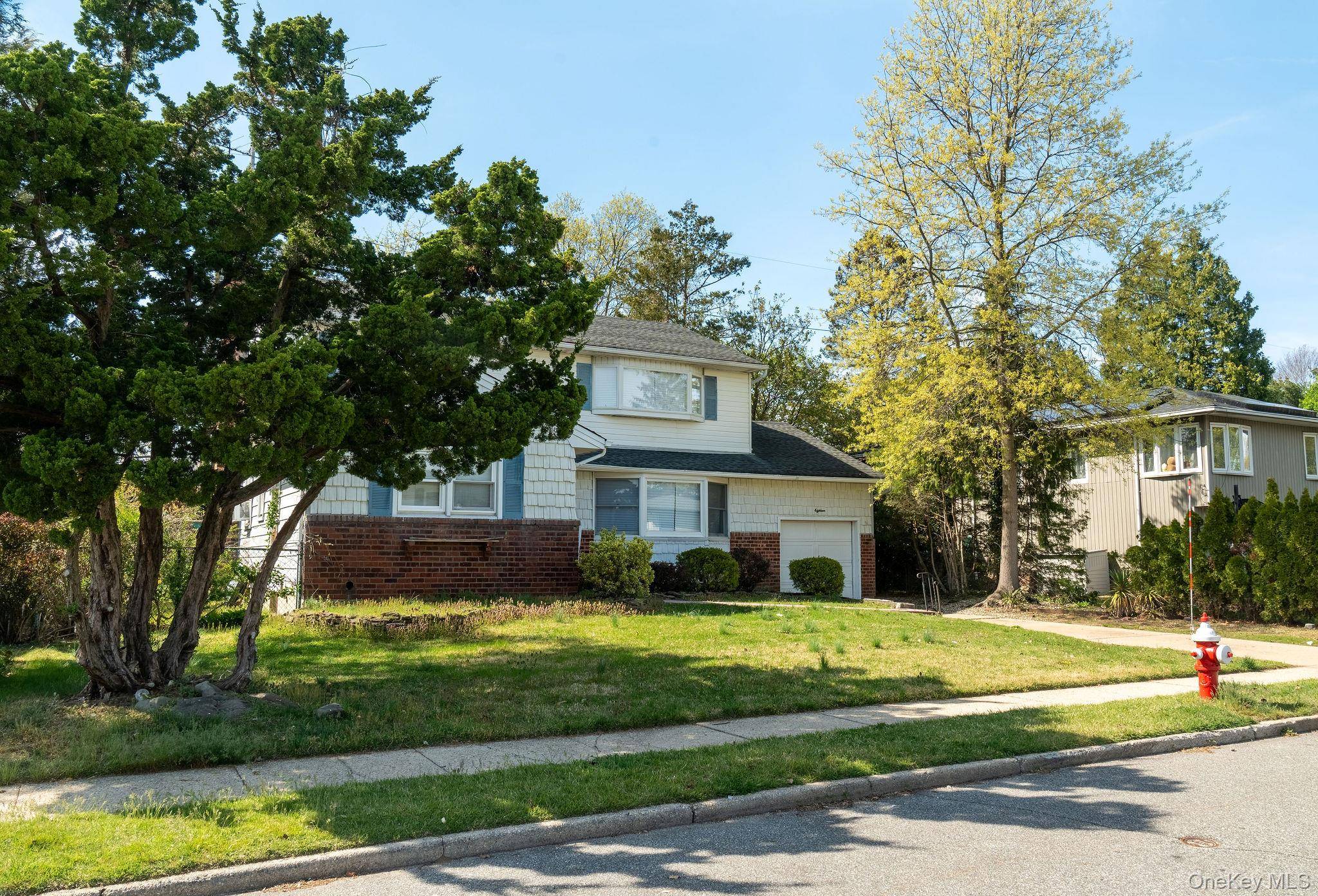 Hogar con 5 Dormitorios en Venta en Syosset - Nueva York - EE. UU. - 2
