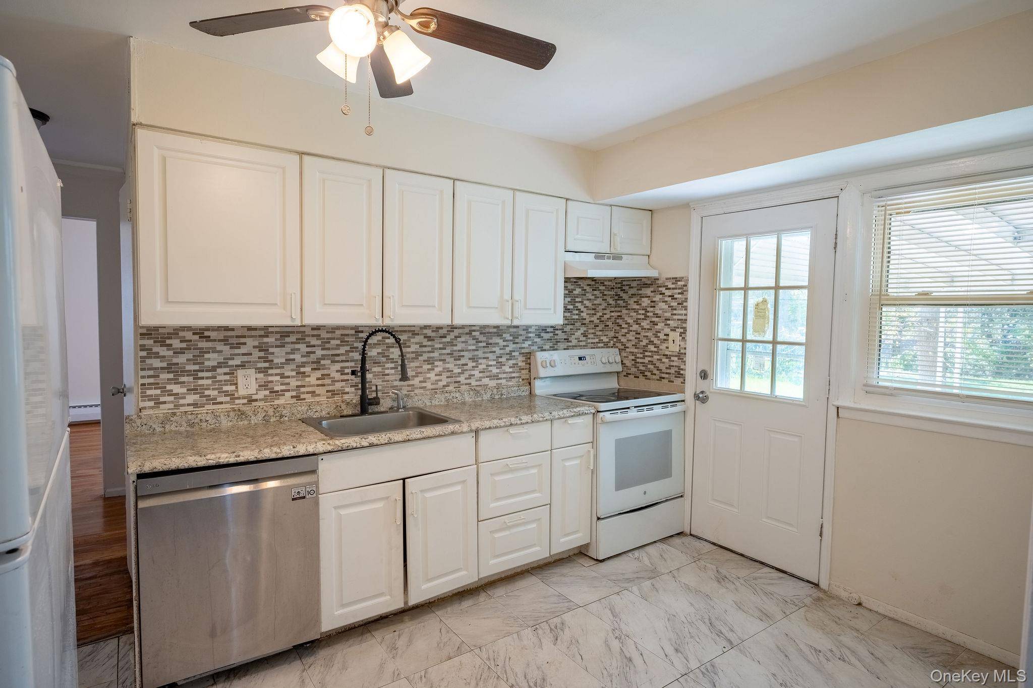 Hogar con 5 Dormitorios en Venta en Syosset - Nueva York - EE. UU. - 8