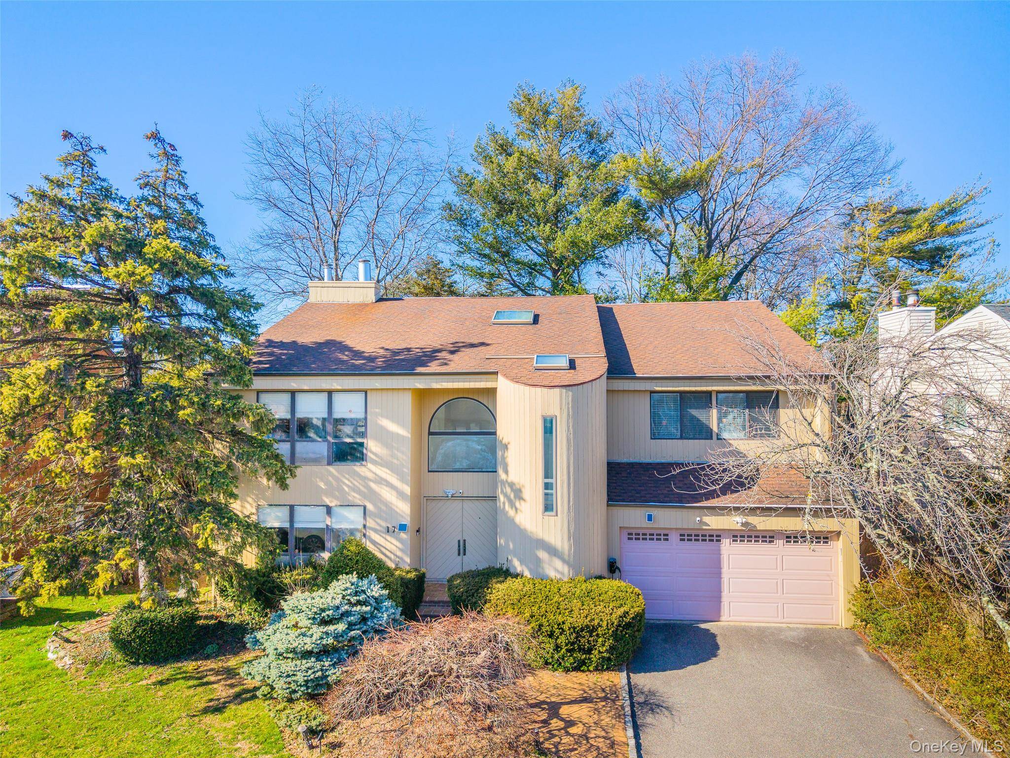 Casa com 5 Quartos à Venda em Syosset - Nova Iorque - EUA - 1