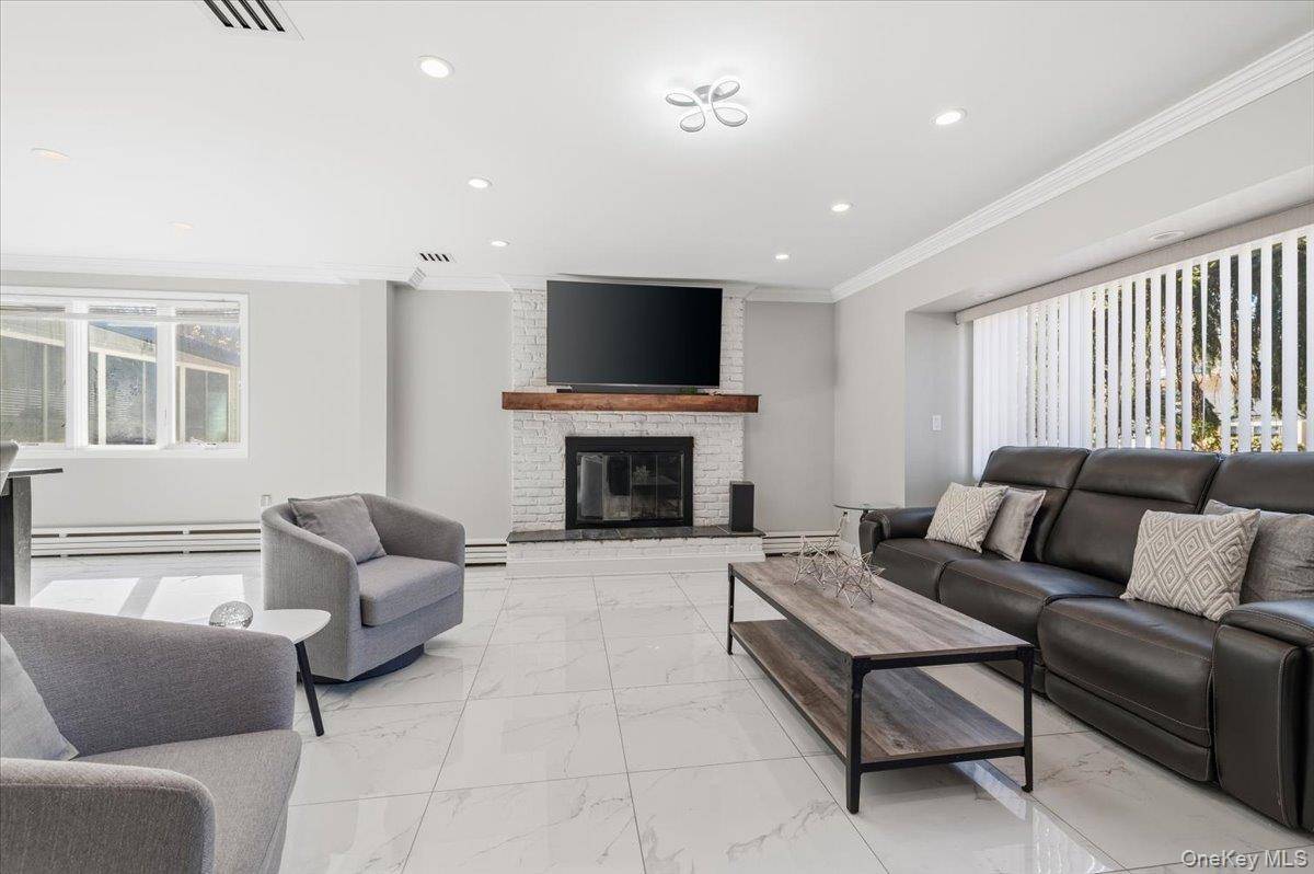 Hogar con 5 Dormitorios en Venta en Syosset - Nueva York - EE. UU. - 6