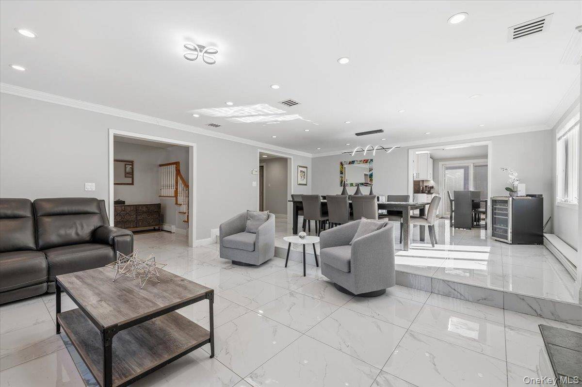 Hogar con 5 Dormitorios en Venta en Syosset - Nueva York - EE. UU. - 7