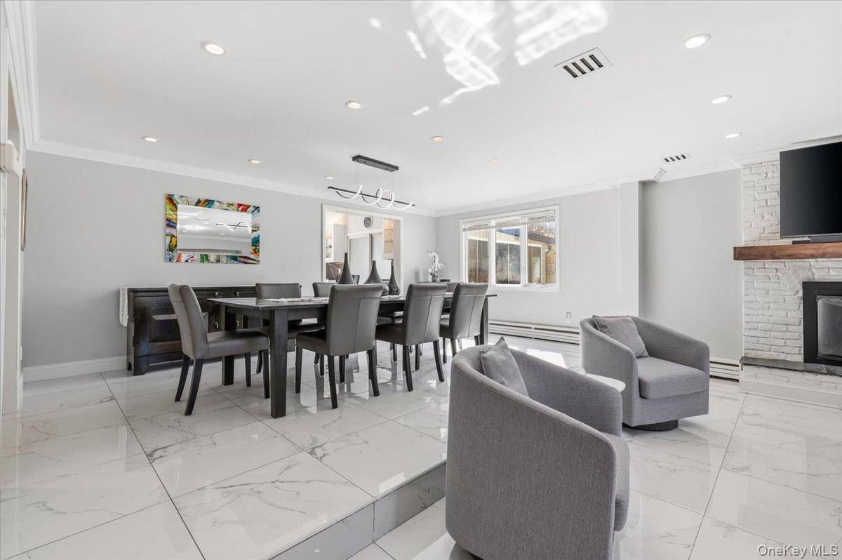 Hogar con 5 Dormitorios en Venta en Syosset - Nueva York - EE. UU. - 8