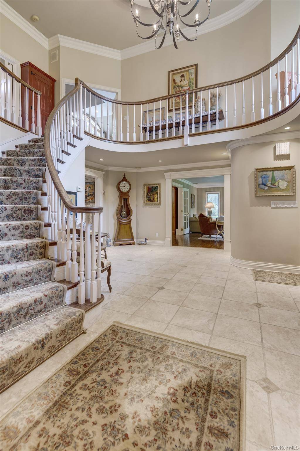 5 Bedroom Home for Sale in Syosset - New York - USA - 6