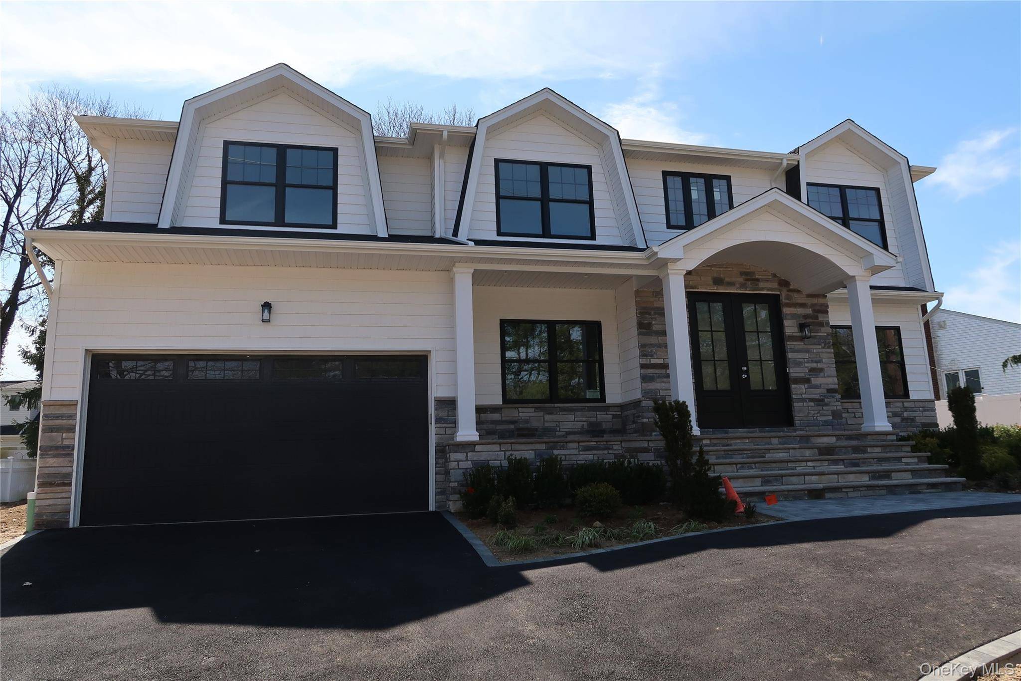 Casa com 5 Quartos à Venda em Syosset - Nova Iorque - EUA - 1