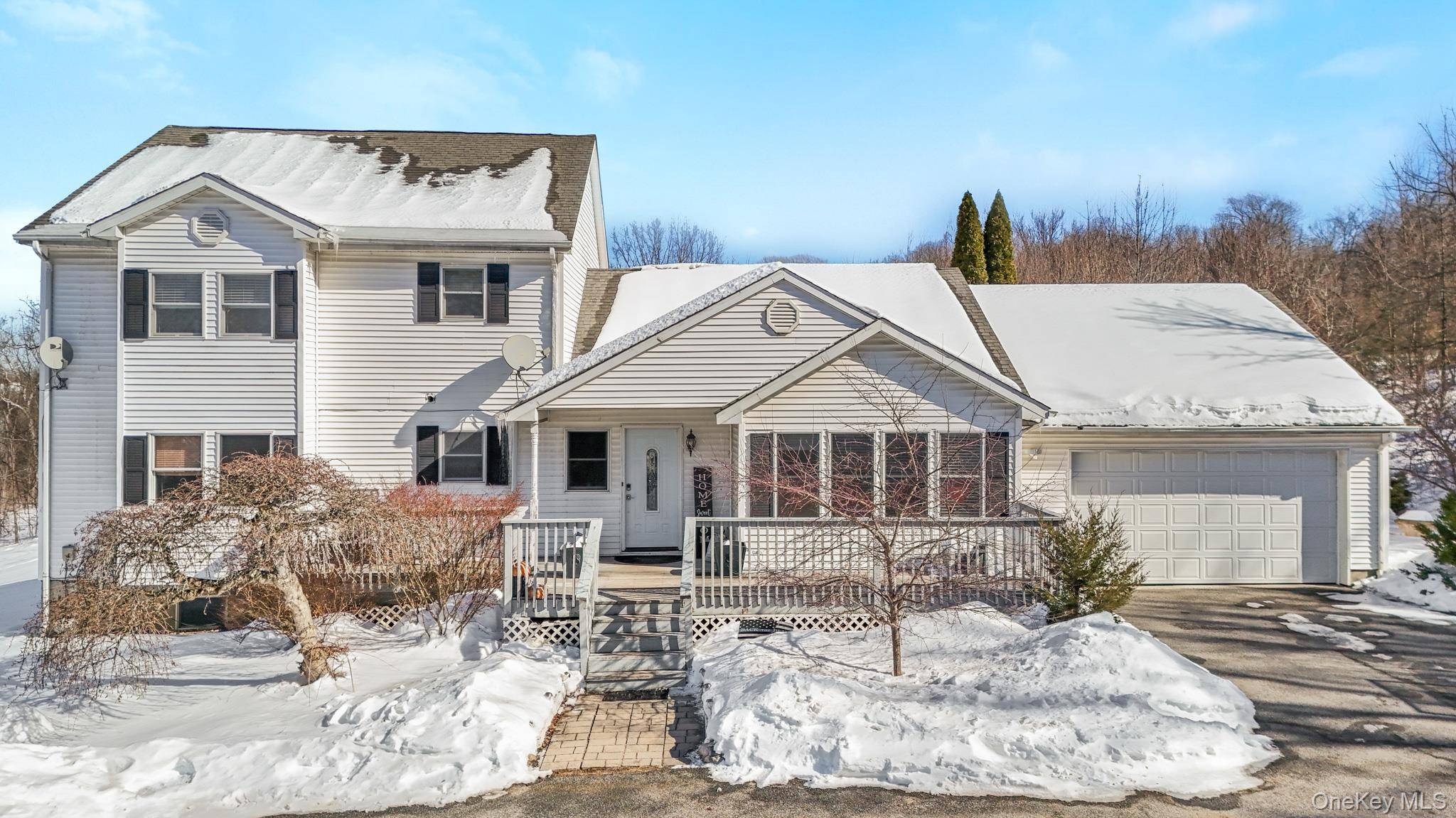 5 Bedroom Home for Sale in Warwick - New York - USA - 1