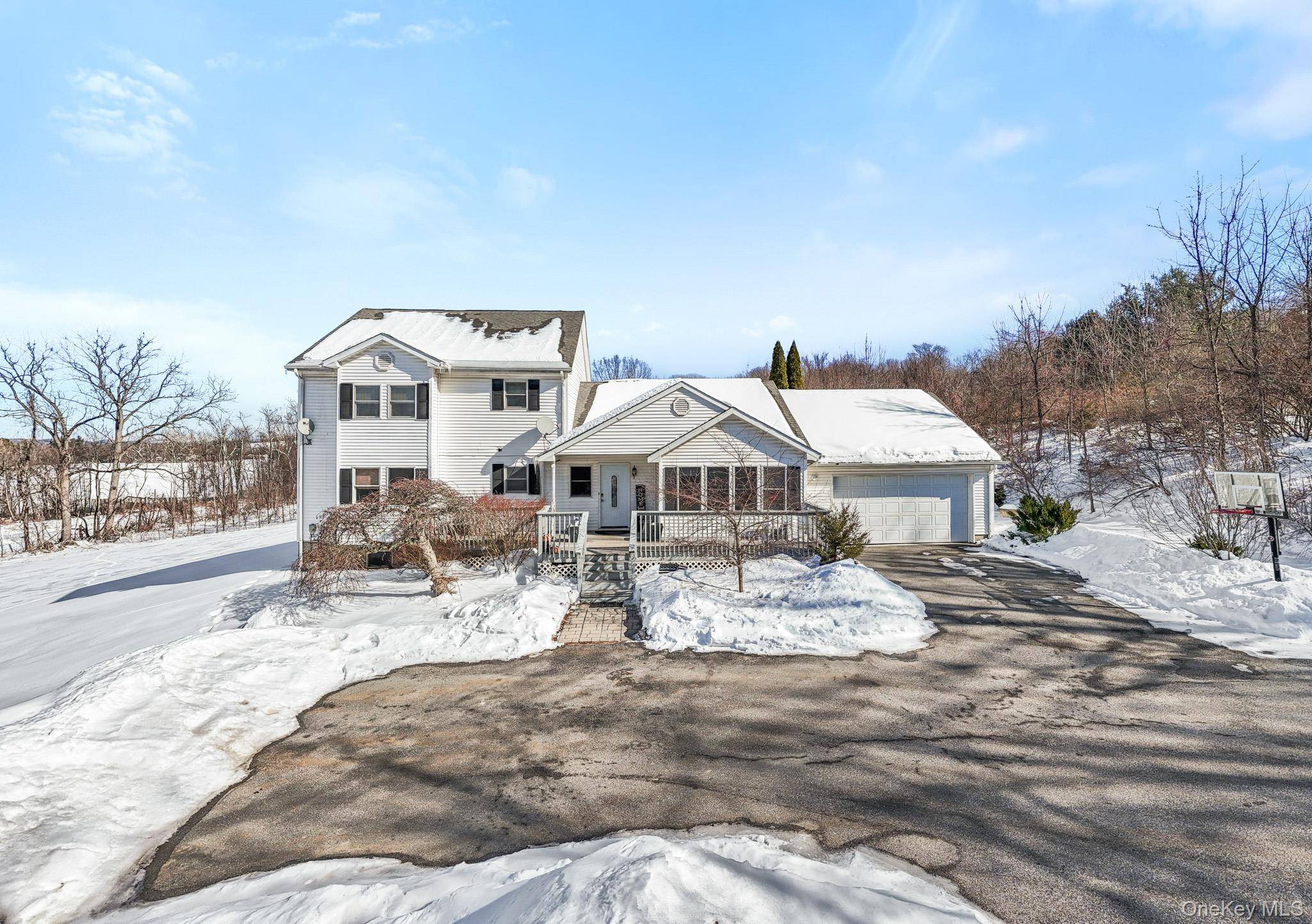 5 Bedroom Home for Sale in Warwick - New York - USA - 2