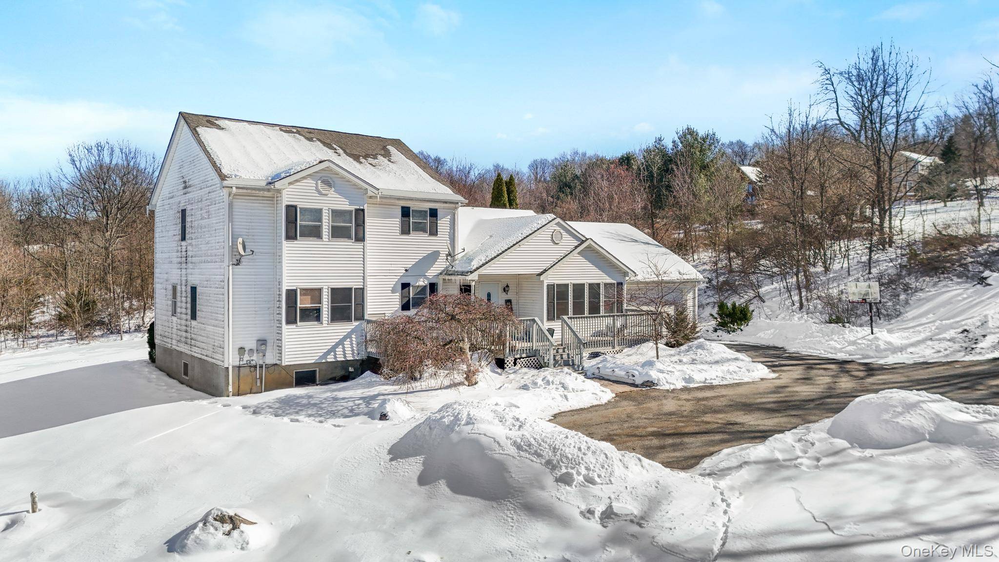 5 Bedroom Home for Sale in Warwick - New York - USA - 3