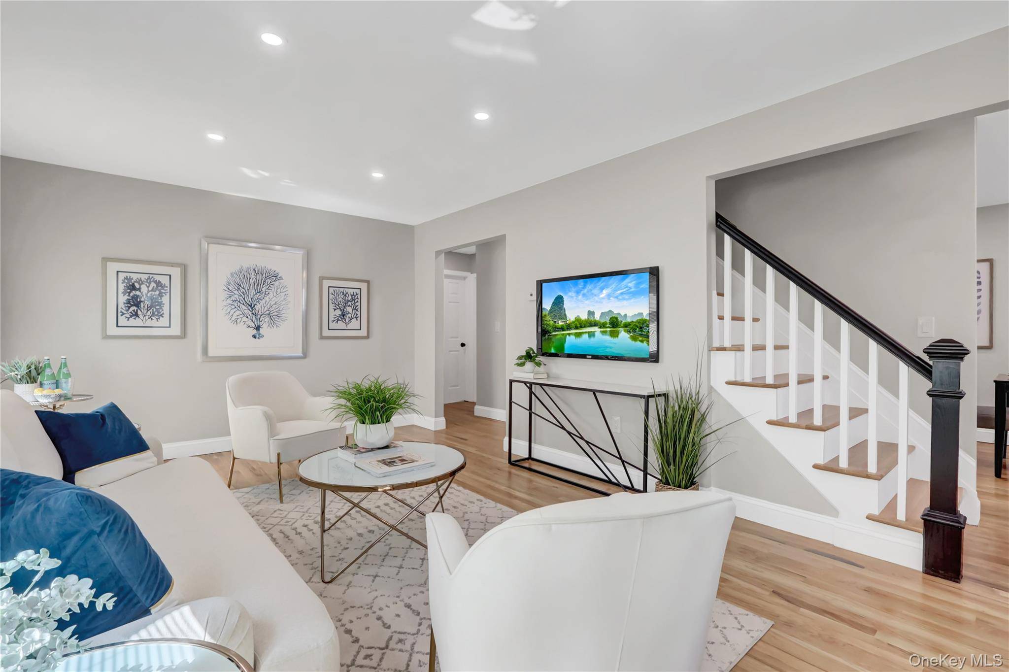 6 Bedroom Home for Sale in Queens Village - New York - USA - 1