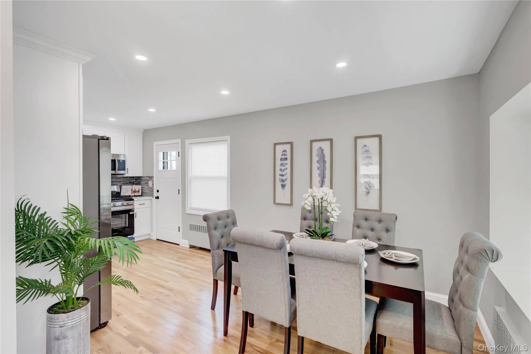6 Bedroom Home for Sale in Queens Village - New York - USA - 5