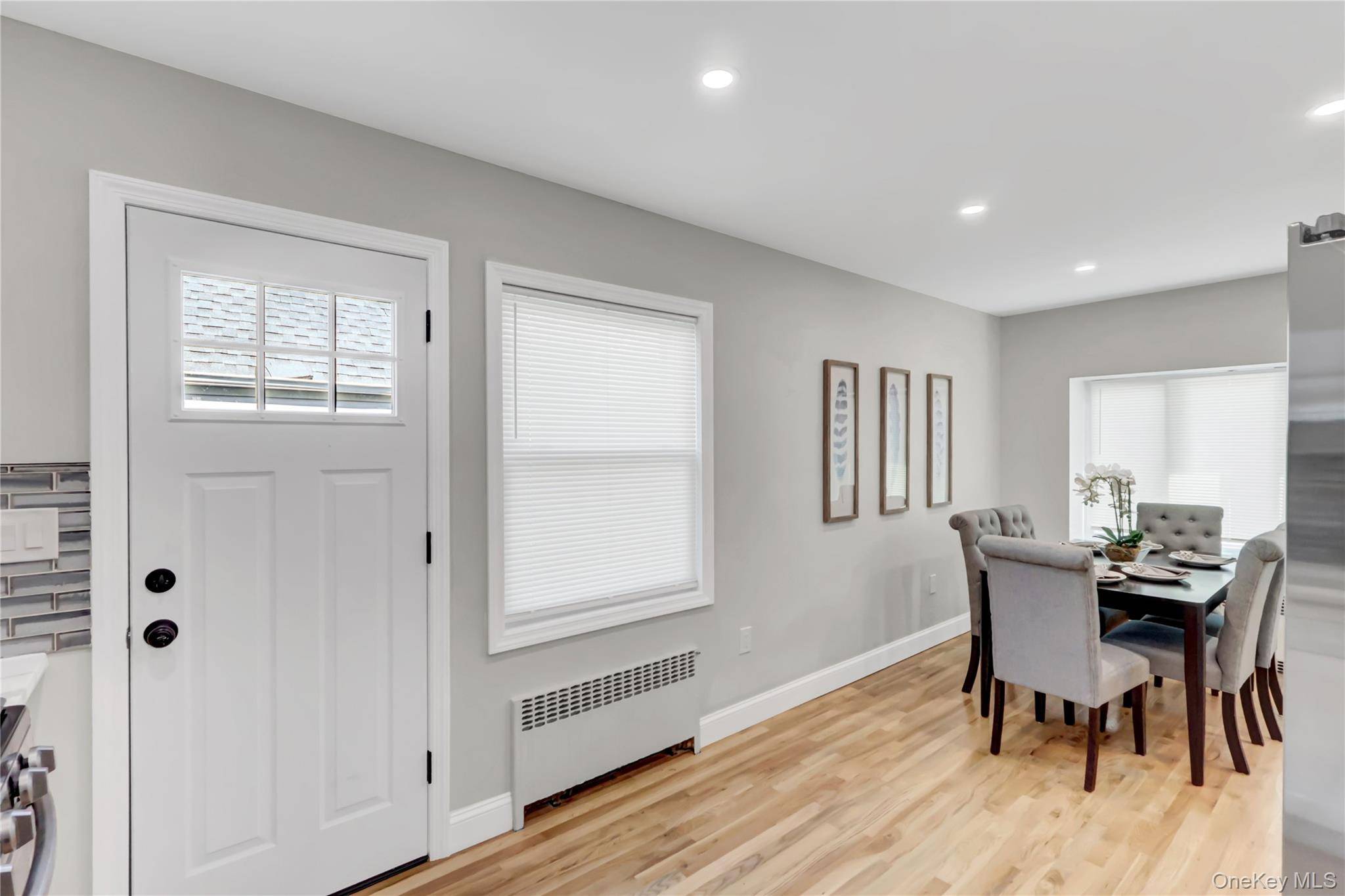 6 Bedroom Home for Sale in Queens Village - New York - USA - 8
