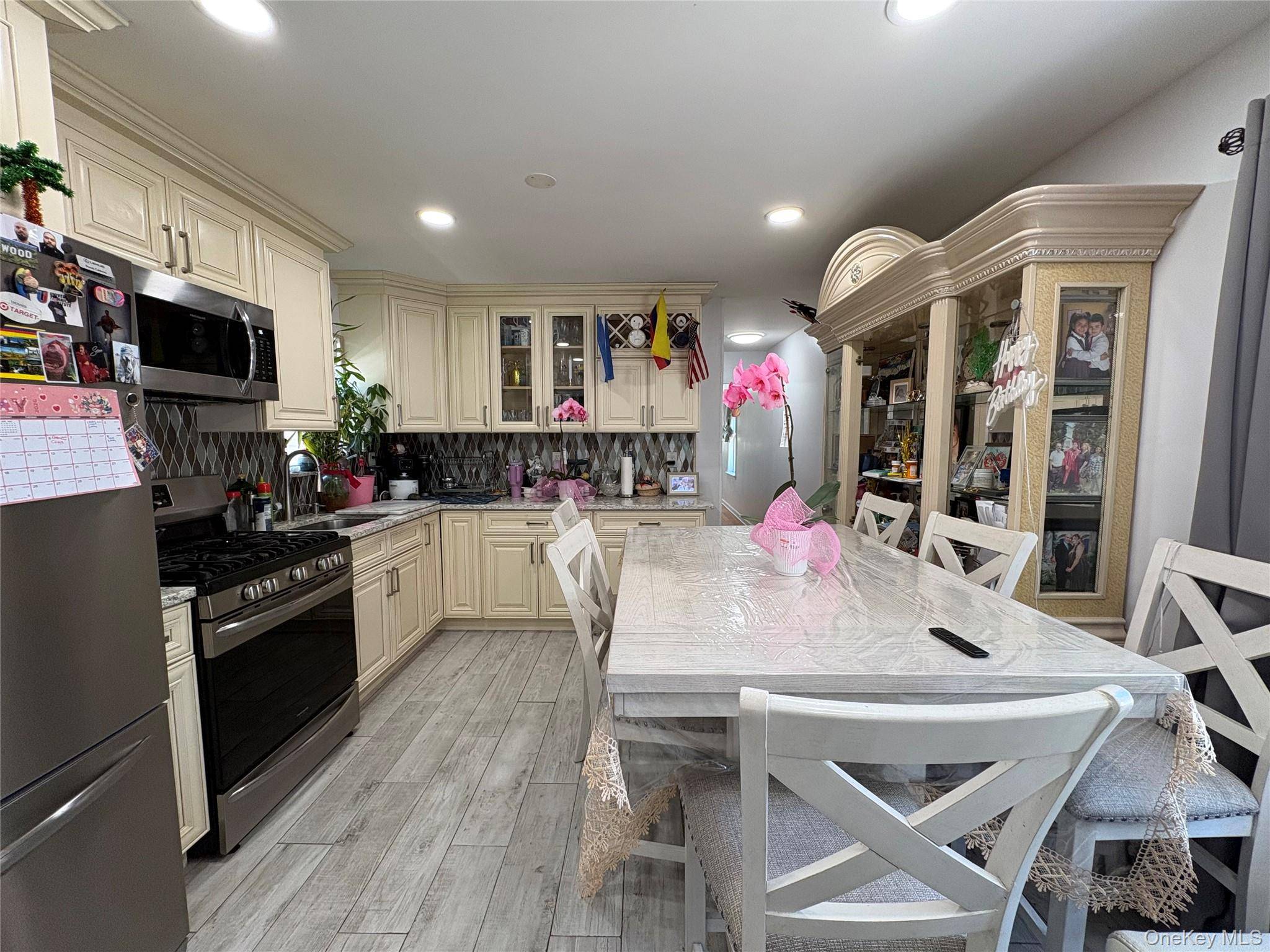 Casa com 6 Quartos à Venda em Queens Village - Nova Iorque - EUA - 4