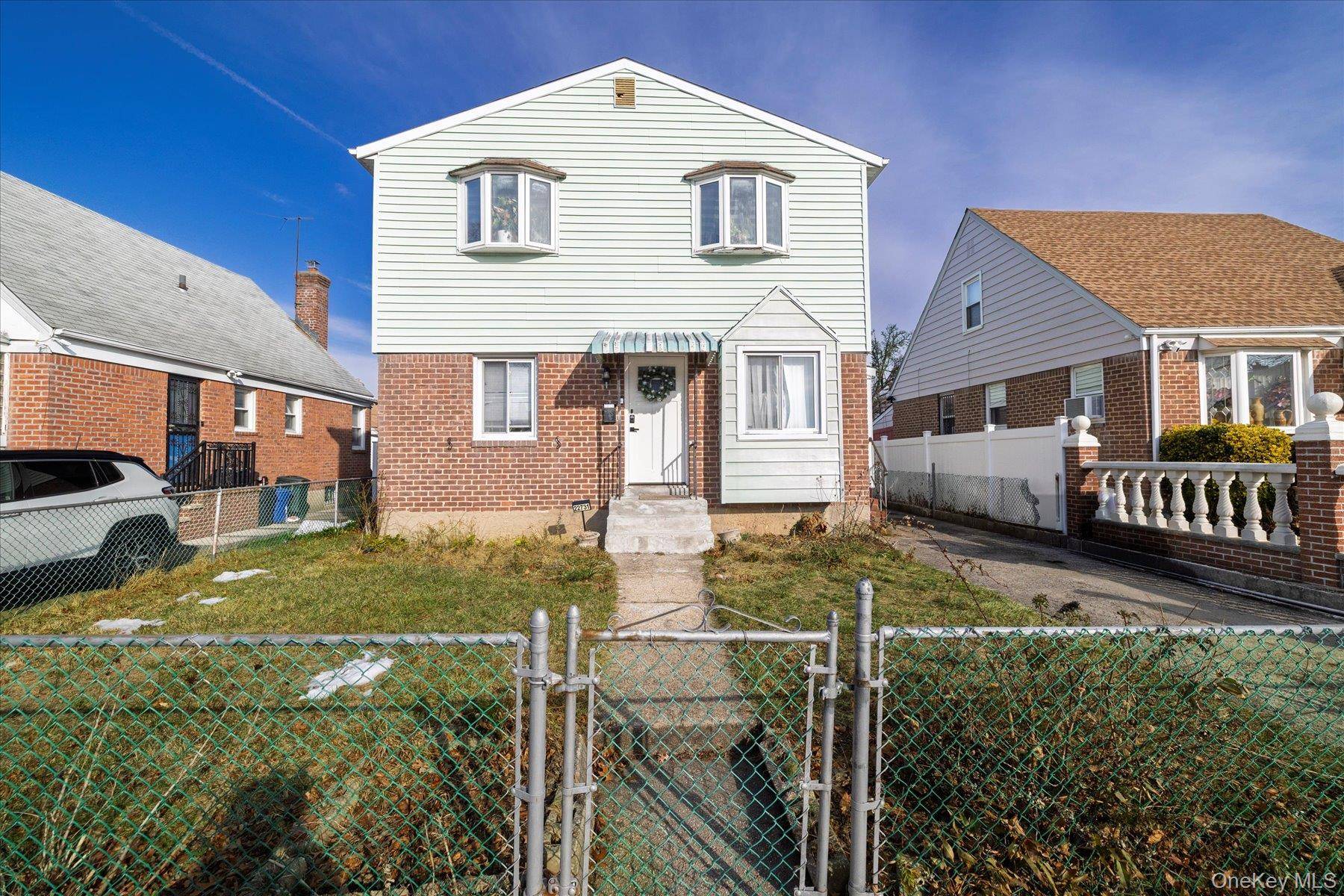 Casa com 6 Quartos à Venda em Queens Village - Nova Iorque - EUA - 1