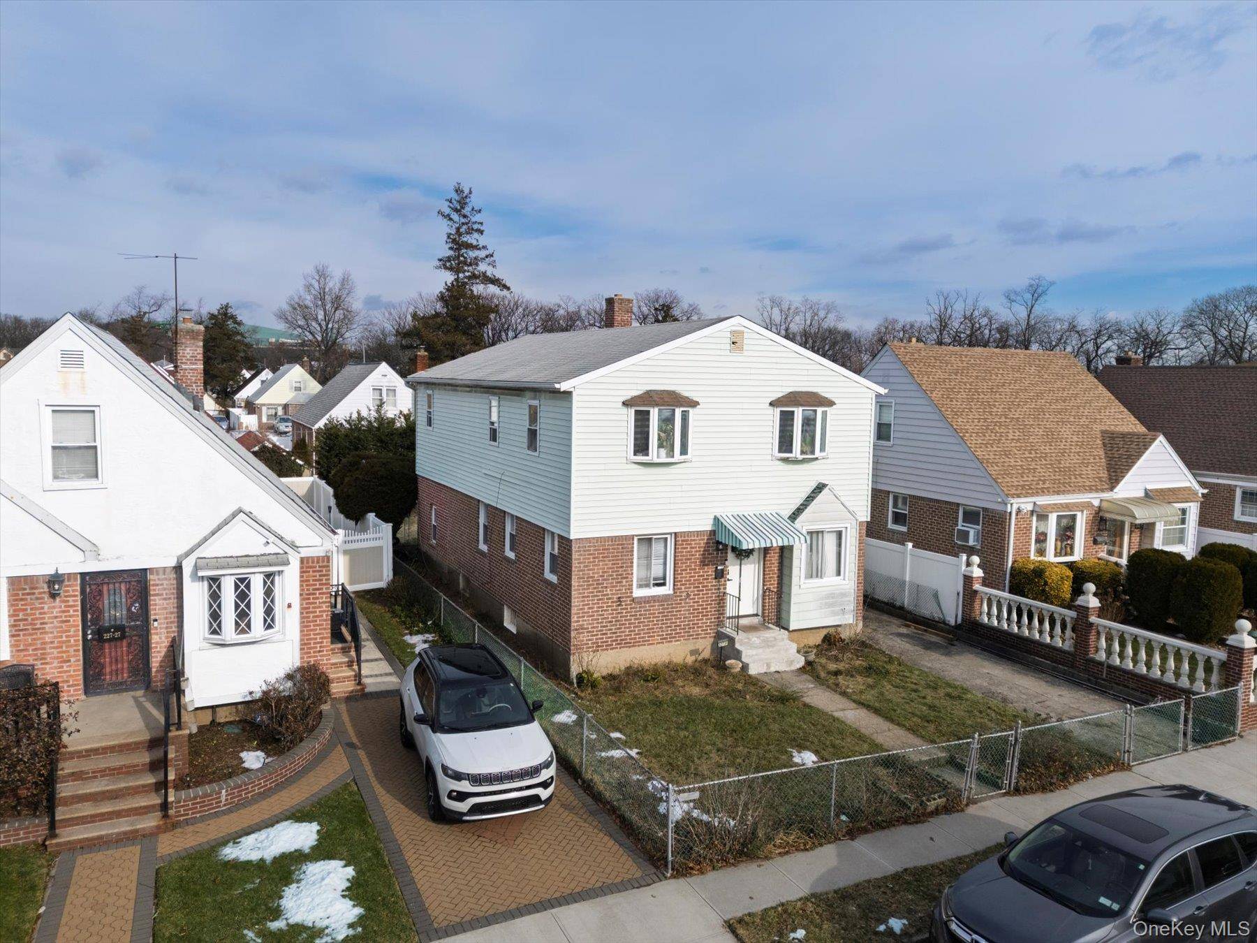 Casa com 6 Quartos à Venda em Queens Village - Nova Iorque - EUA - 2