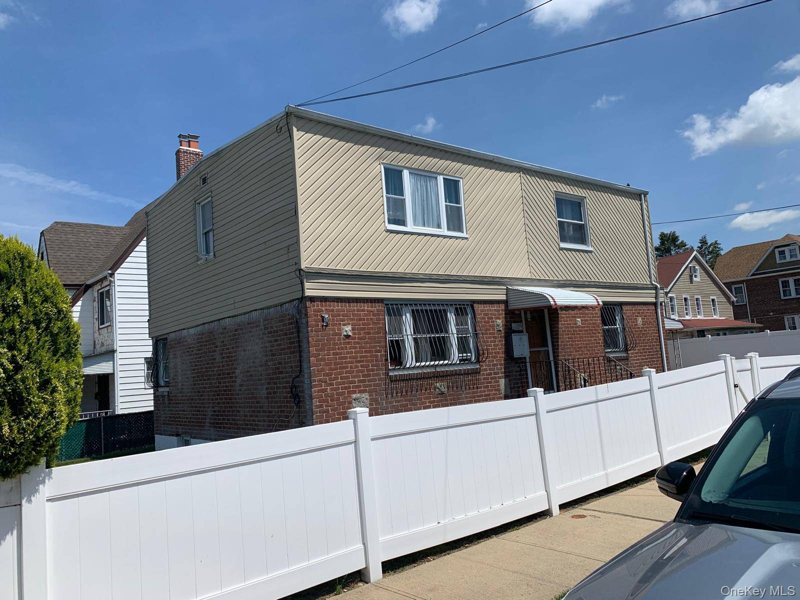 6 Bedroom Home for Sale in Queens Village - New York - USA - 1
