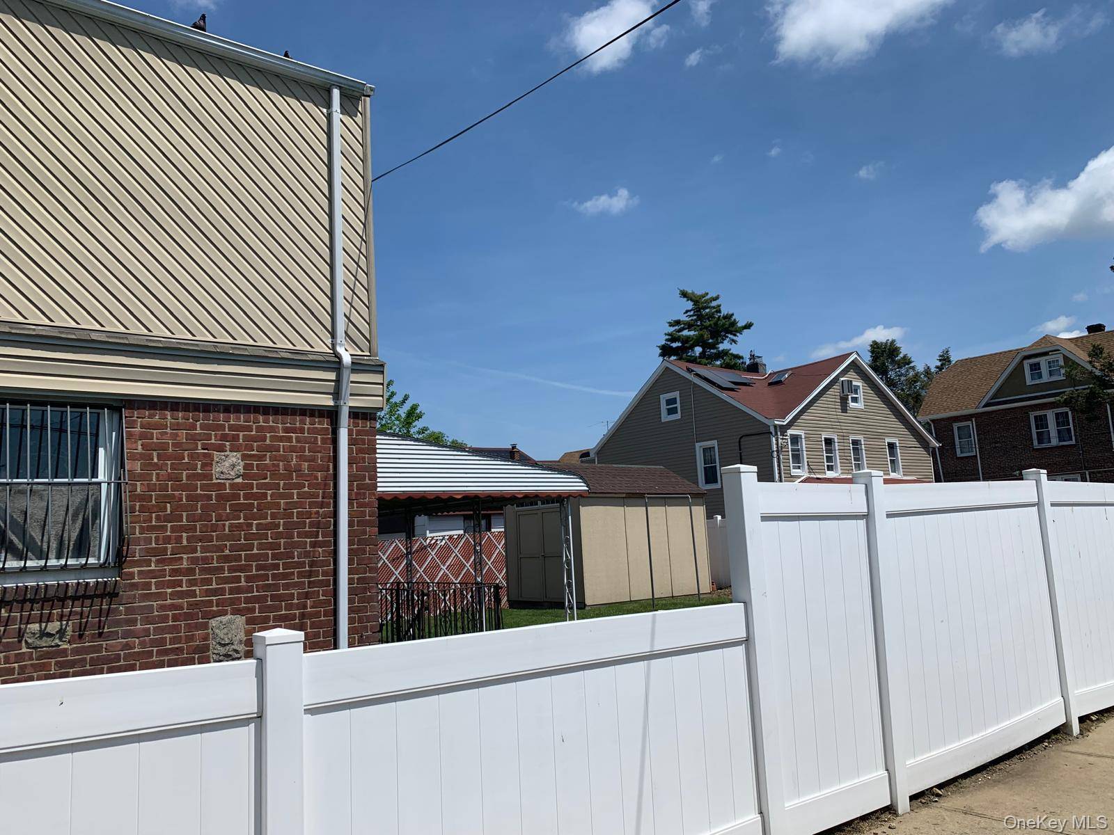 6 Bedroom Home for Sale in Queens Village - New York - USA - 3