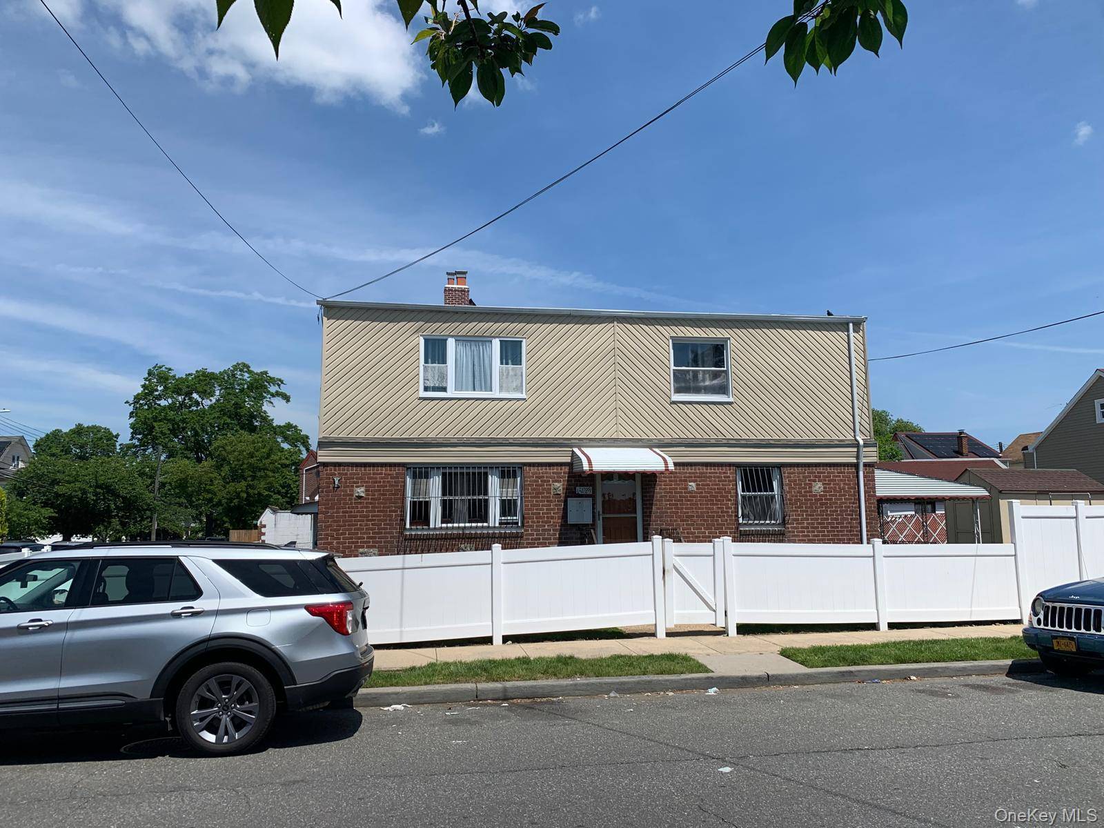 6 Bedroom Home for Sale in Queens Village - New York - USA - 4