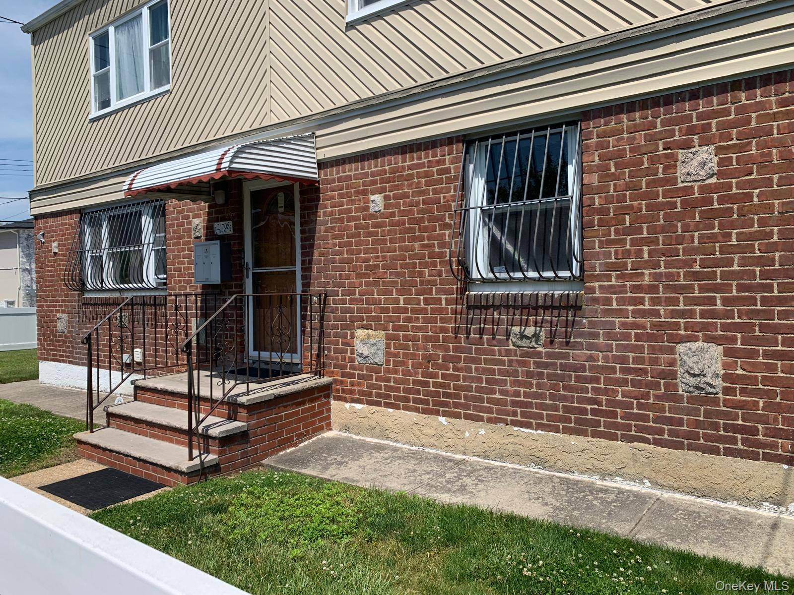 6 Bedroom Home for Sale in Queens Village - New York - USA - 7