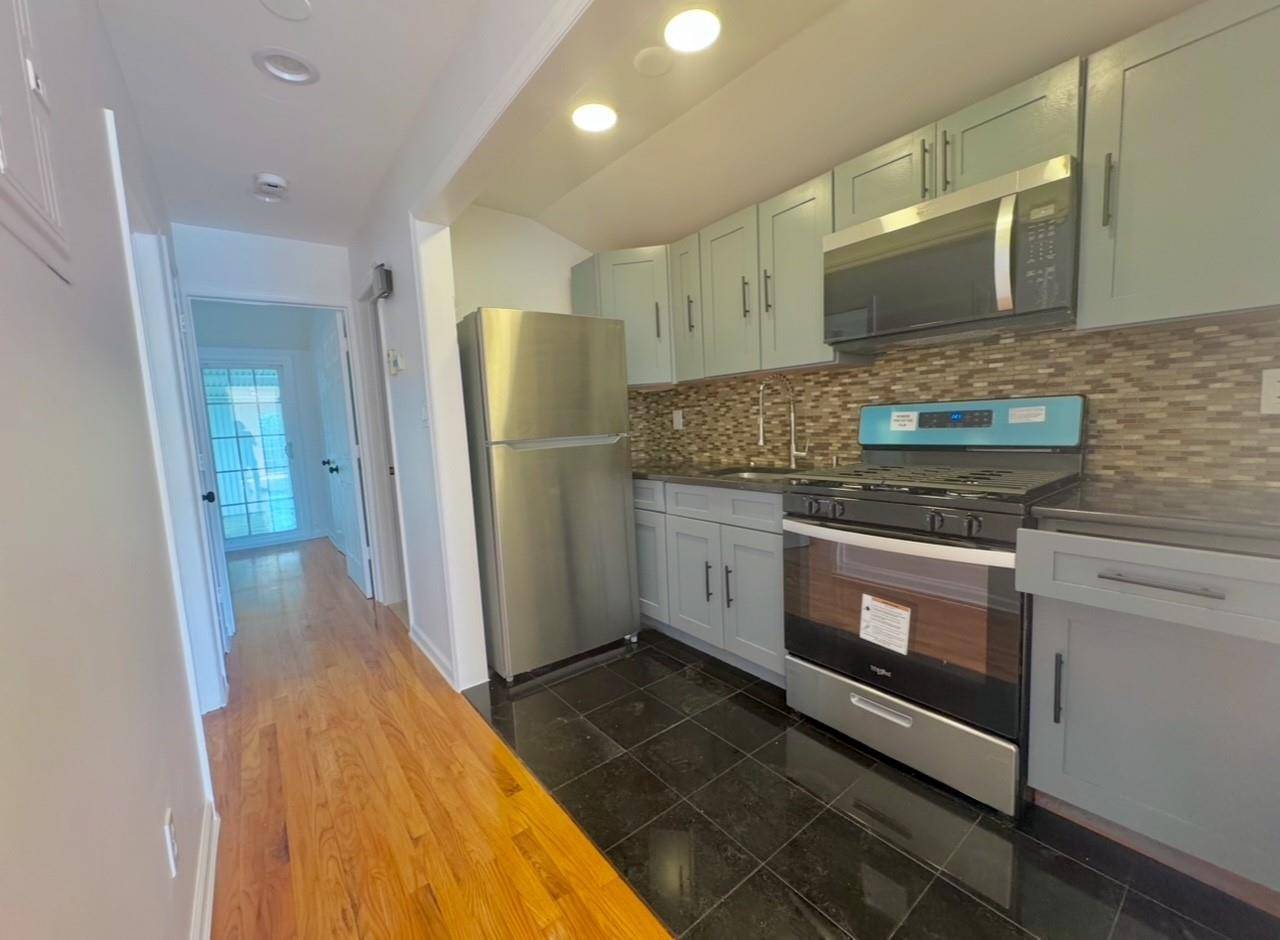 Casa com 6 Quartos à Venda em Queens Village - Nova Iorque - EUA - 4