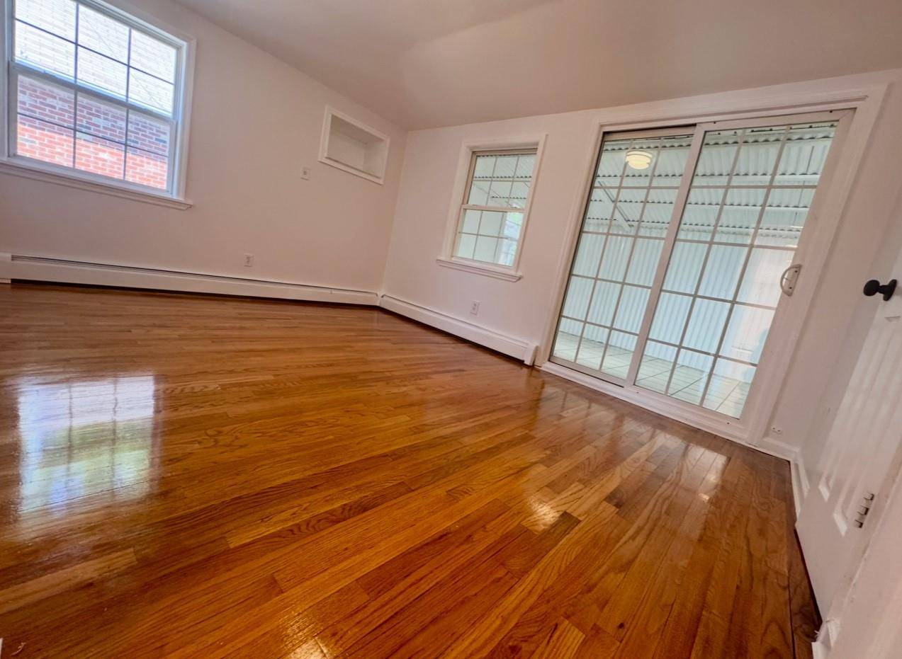 Casa com 6 Quartos à Venda em Queens Village - Nova Iorque - EUA - 5